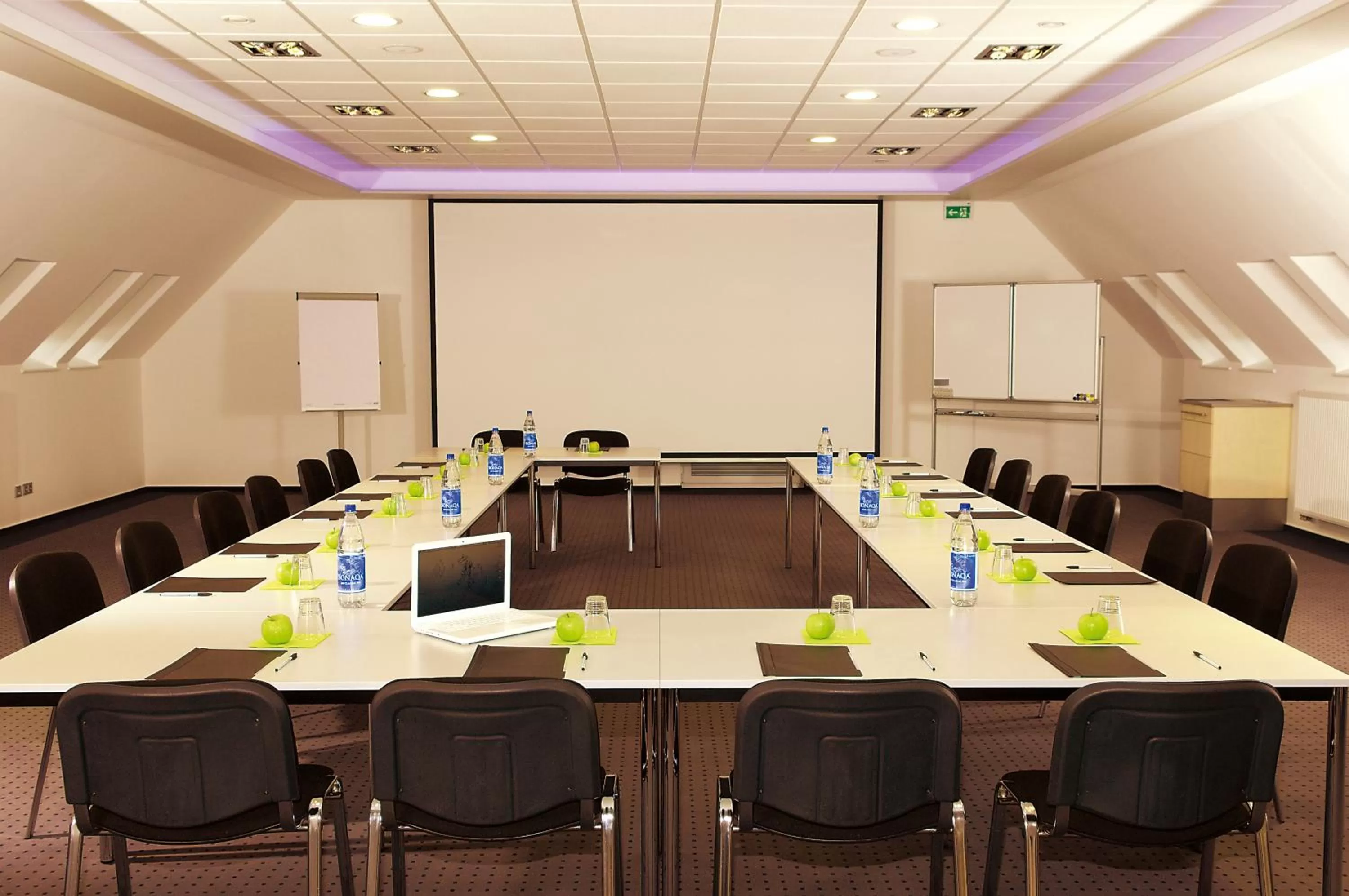 Business facilities in Hotel sleep & go