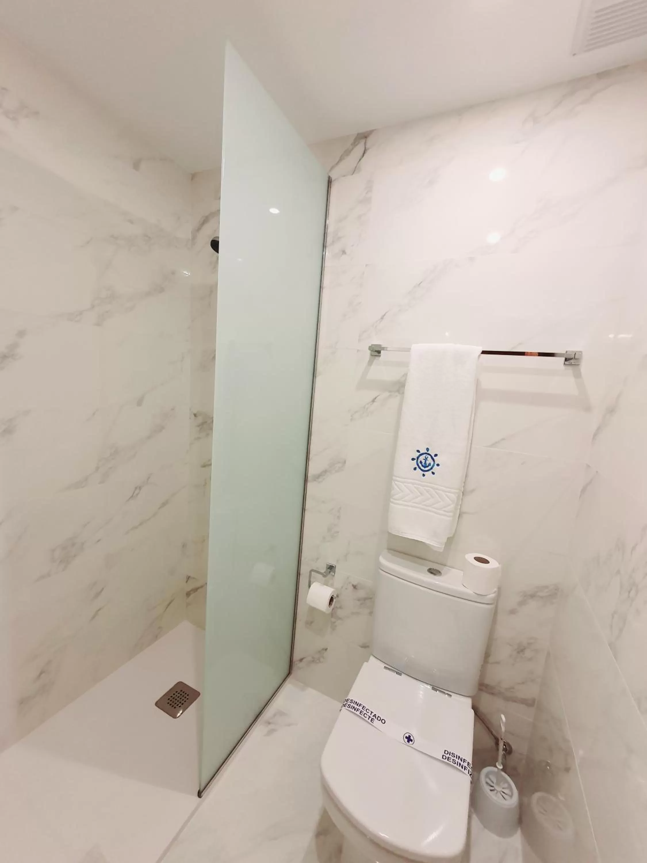 Bathroom in Hotel Marítimo Urban