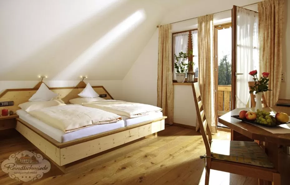 Bed in Landgasthof - Hotel Reindlschmiede