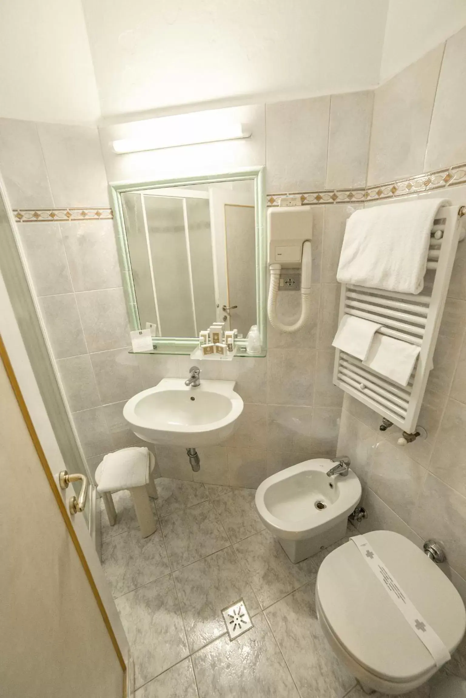 Smart Double Room in Hotel Paris Smart Double Room in Hotel Paris