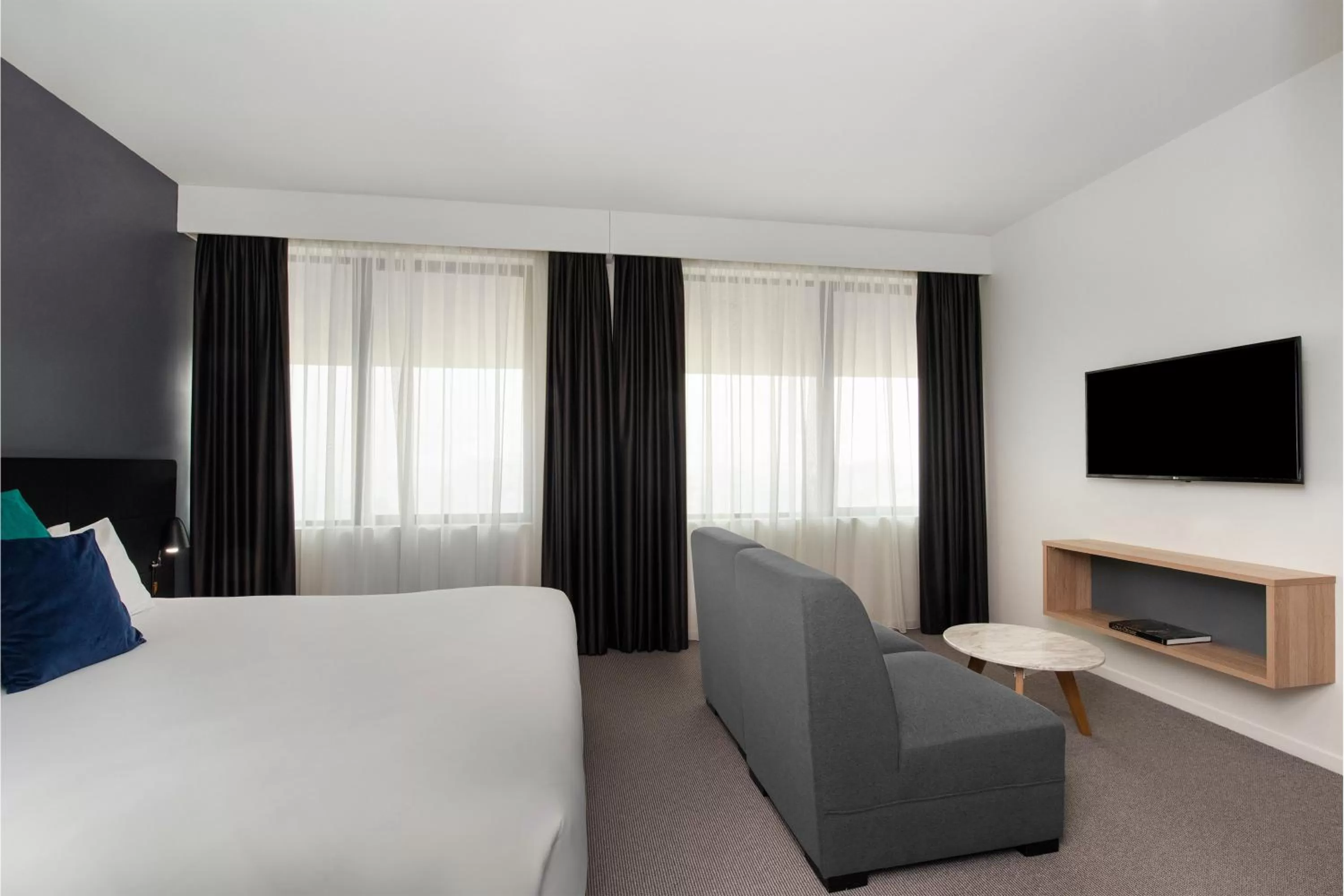 TV and multimedia, Bed in Mantra MacArthur Hotel