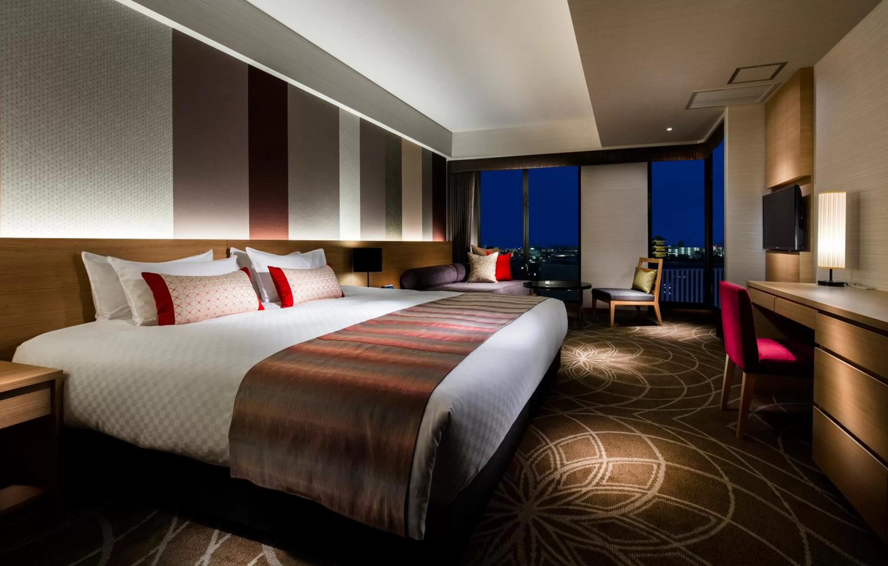 Photo of the whole room, Bed in RIHGA Royal Hotel Kyoto