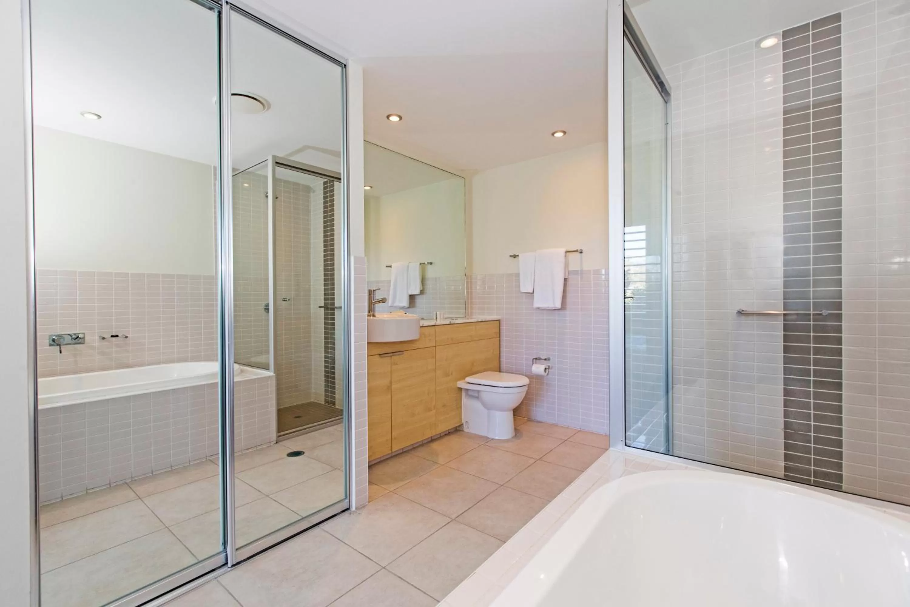 Bathroom in Peppers Blue on Blue