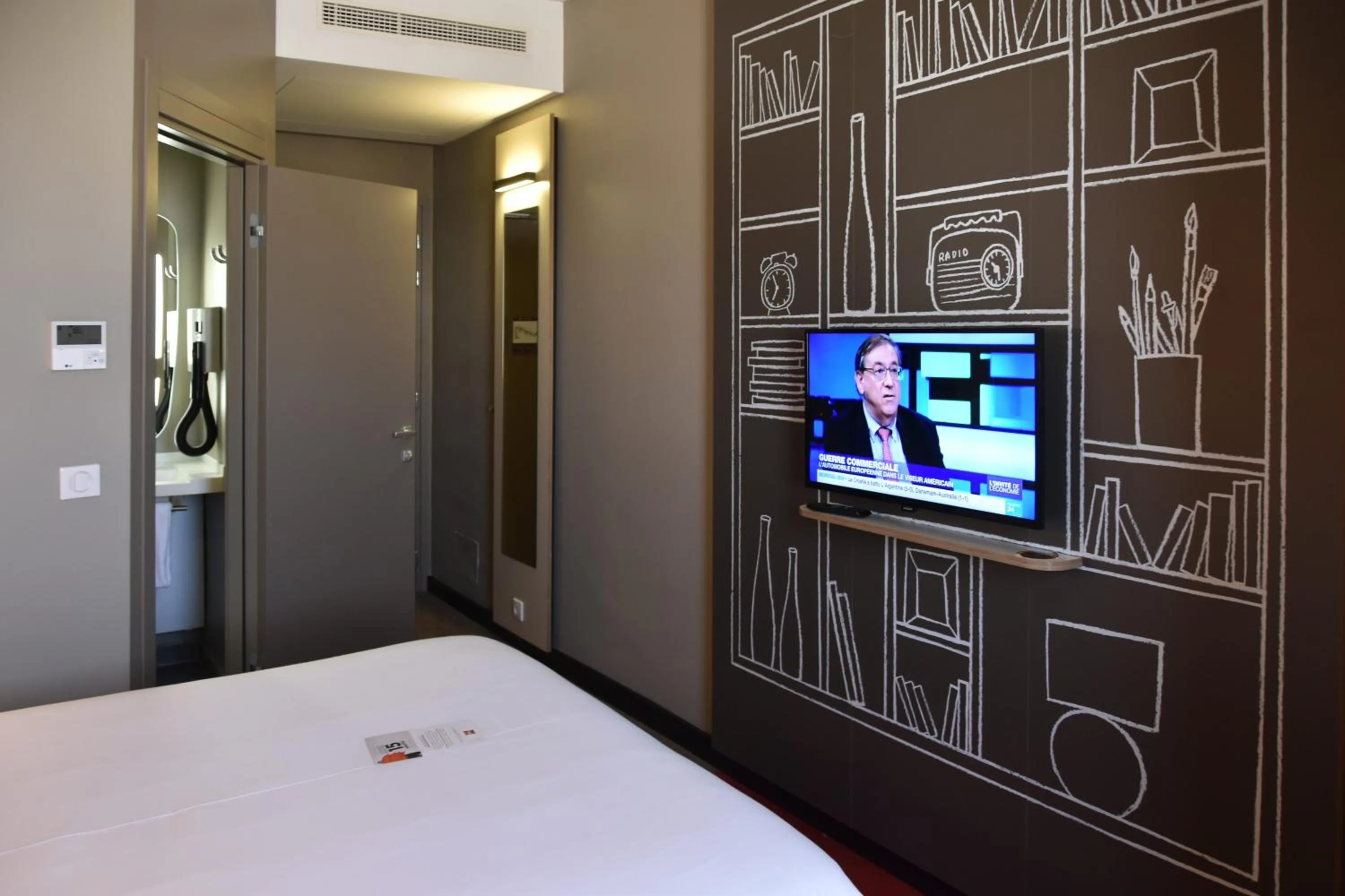 Bed in Ibis Sfax