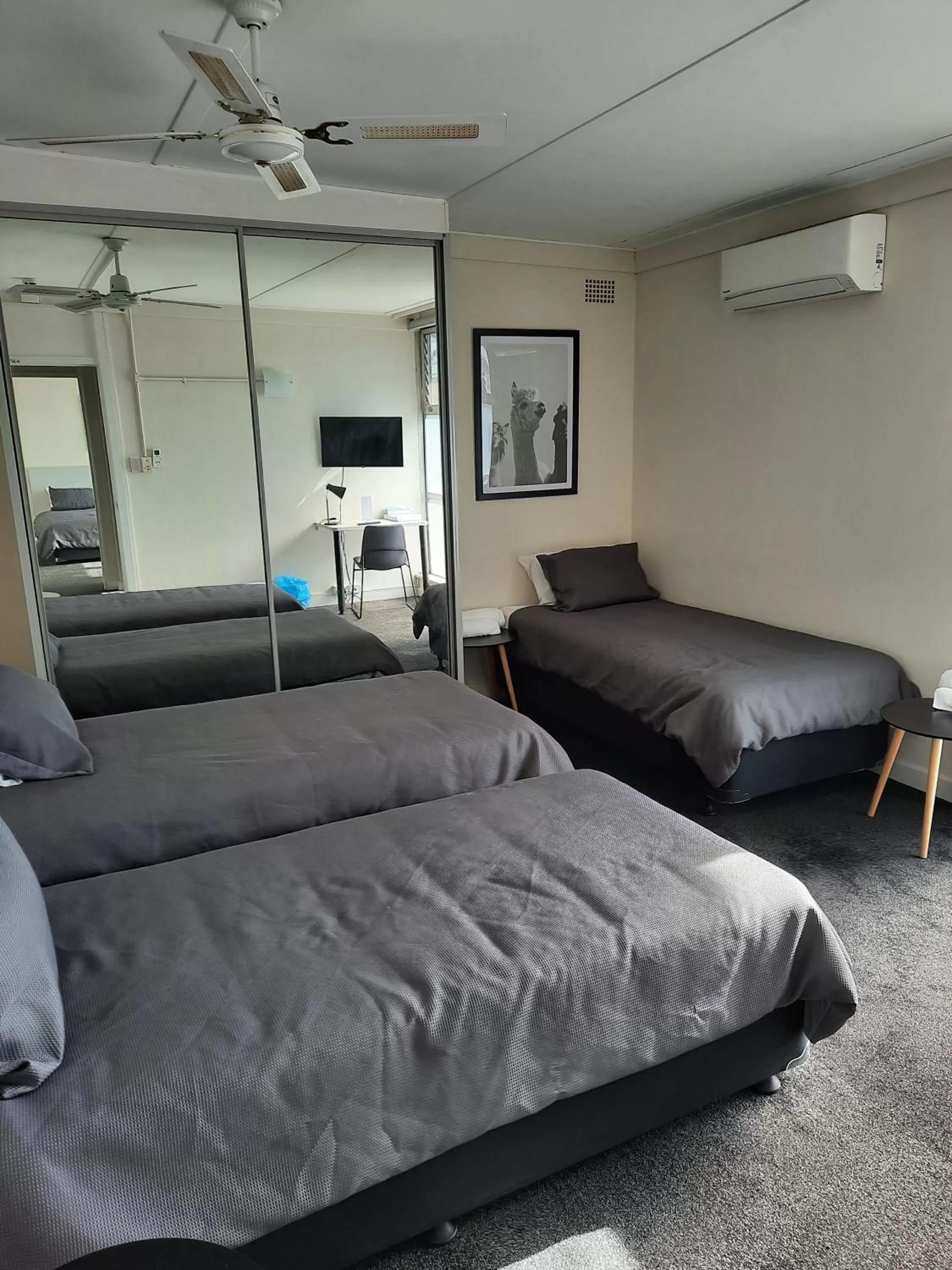 Bedroom in Doonside Hotel
