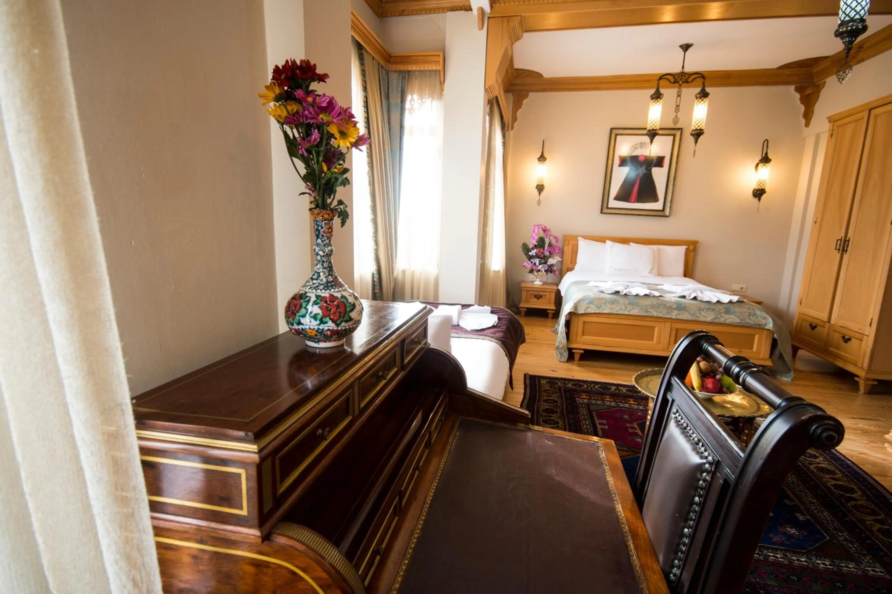 Spring, Bed in Sultan Corner Hotel