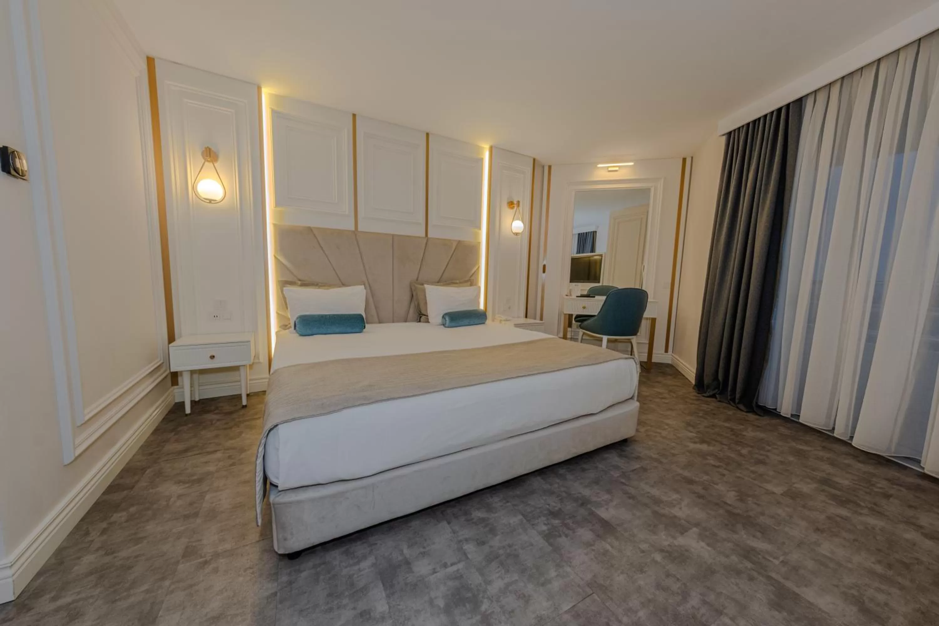 Bed in Best Western Plus Khan Hotel