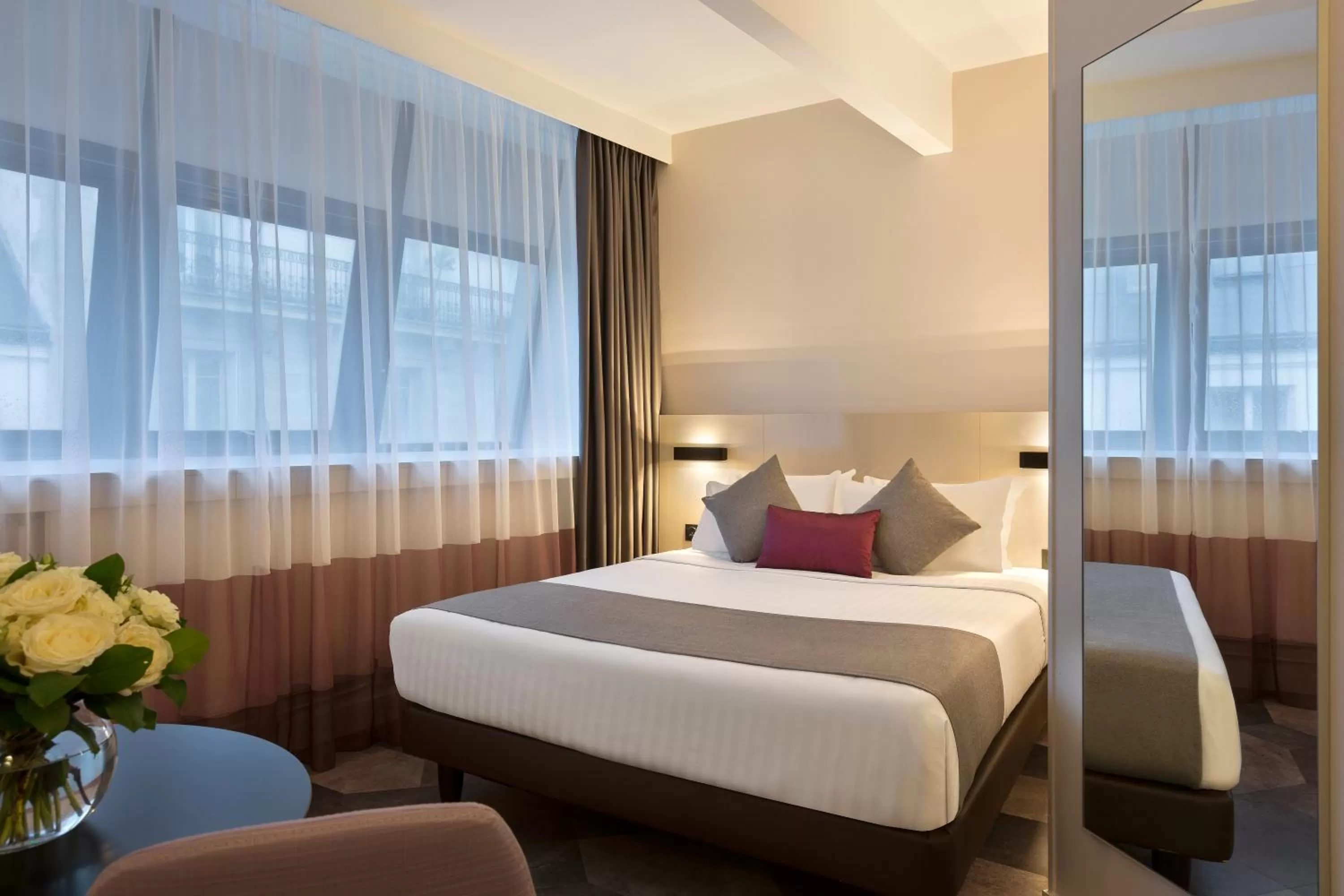 Bedroom, Bed in Citadines Trocadéro Paris