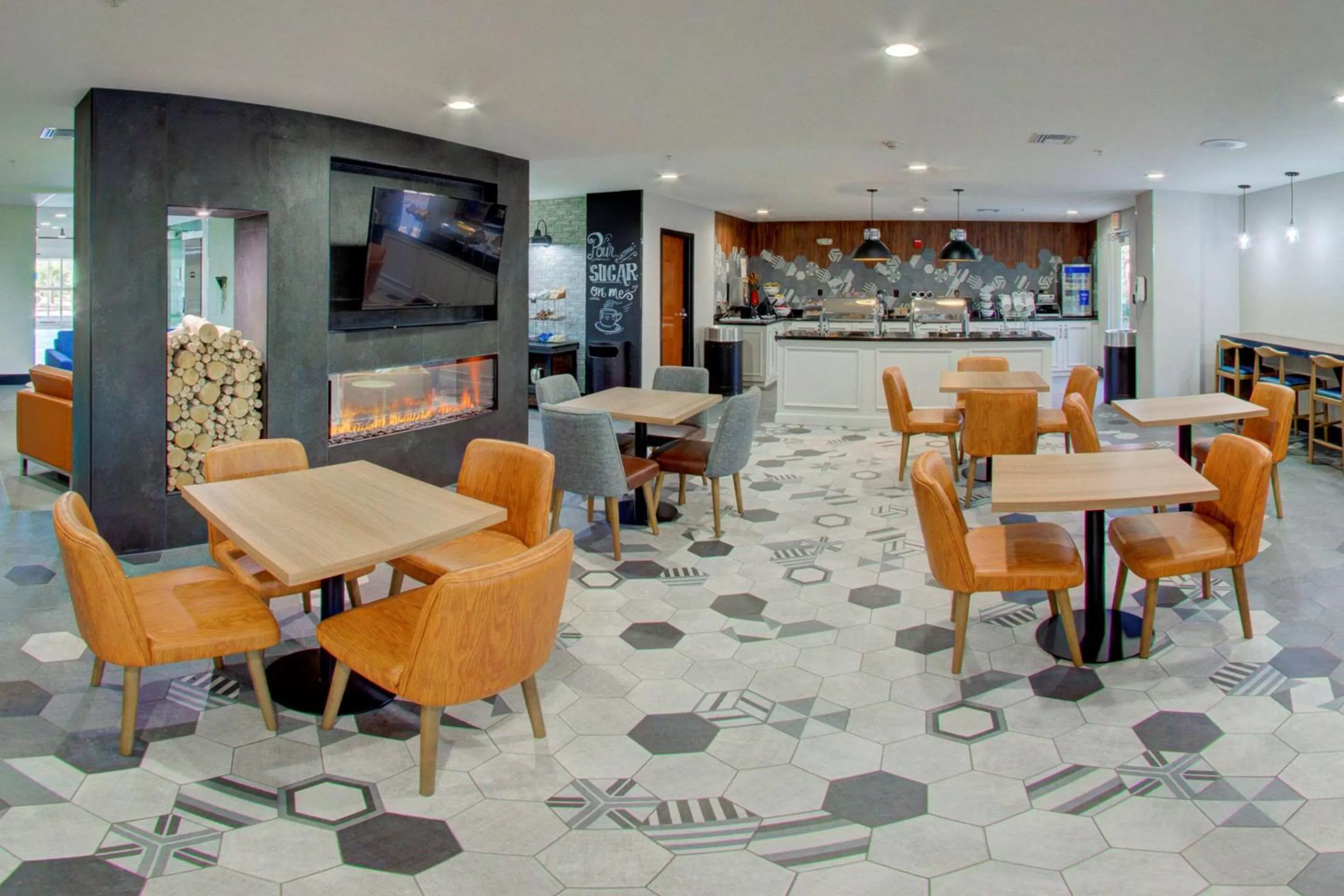 Restaurant/places to eat in Comfort Suites Newport News Airport