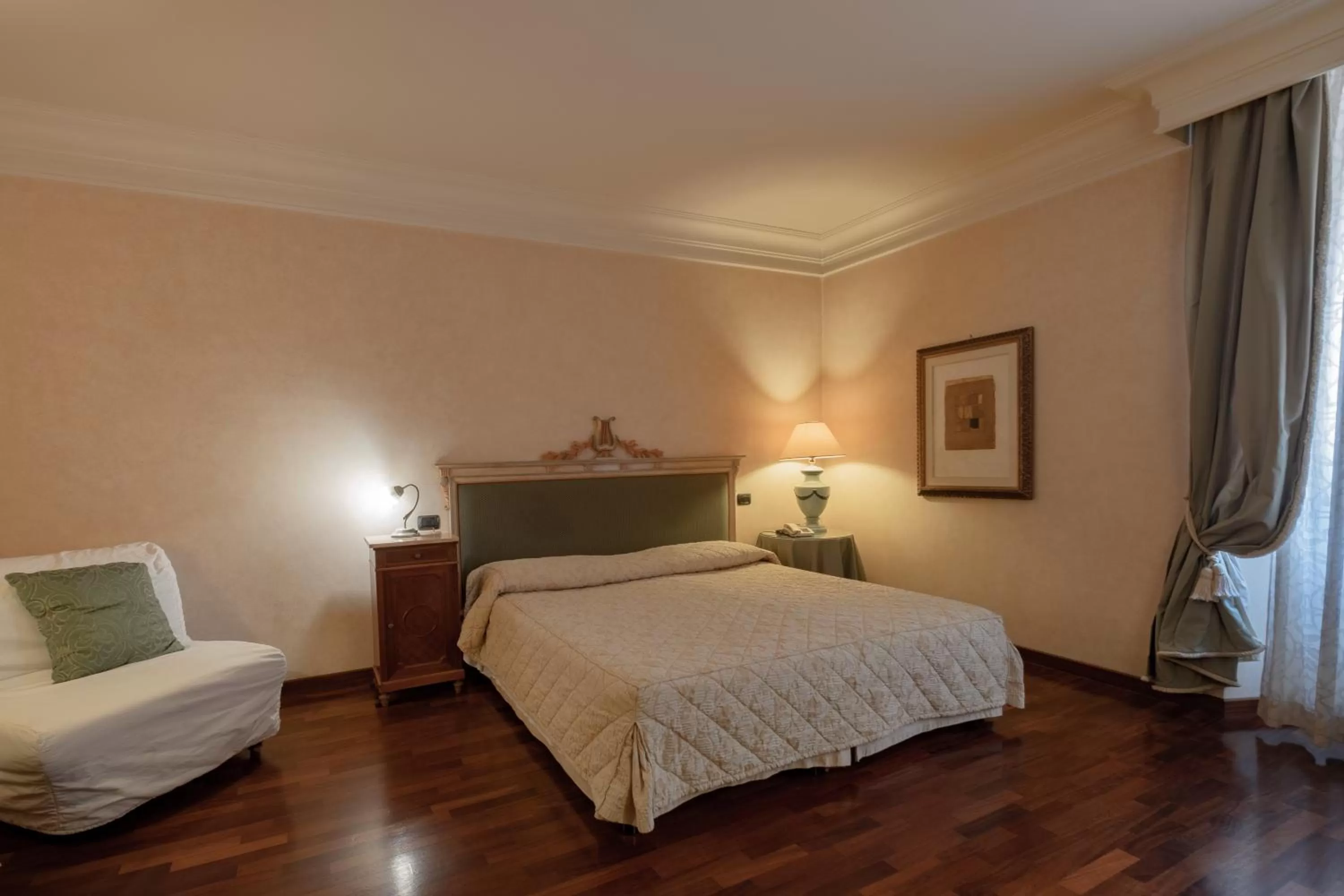 Photo of the whole room, Bed in Relais Ducale