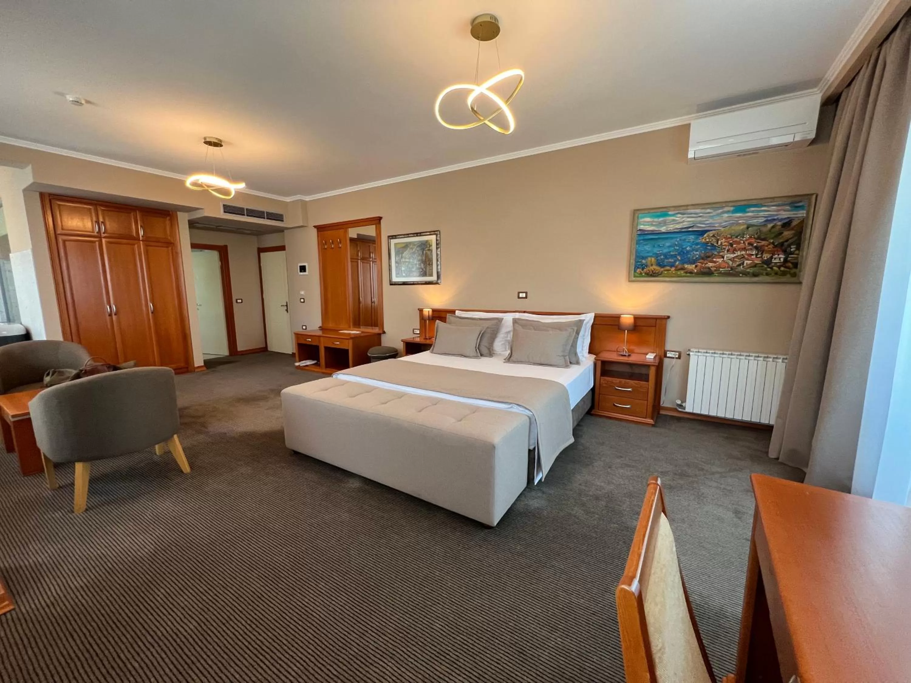 Photo of the whole room in Hotel Millennium