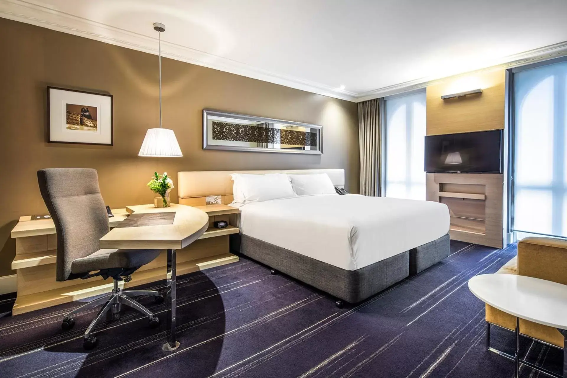 Classic King Room with City View in InterContinental Melbourne The Rialto by IHG Classic King Room with City View in InterContinental Melbourne The Rialto by IHG