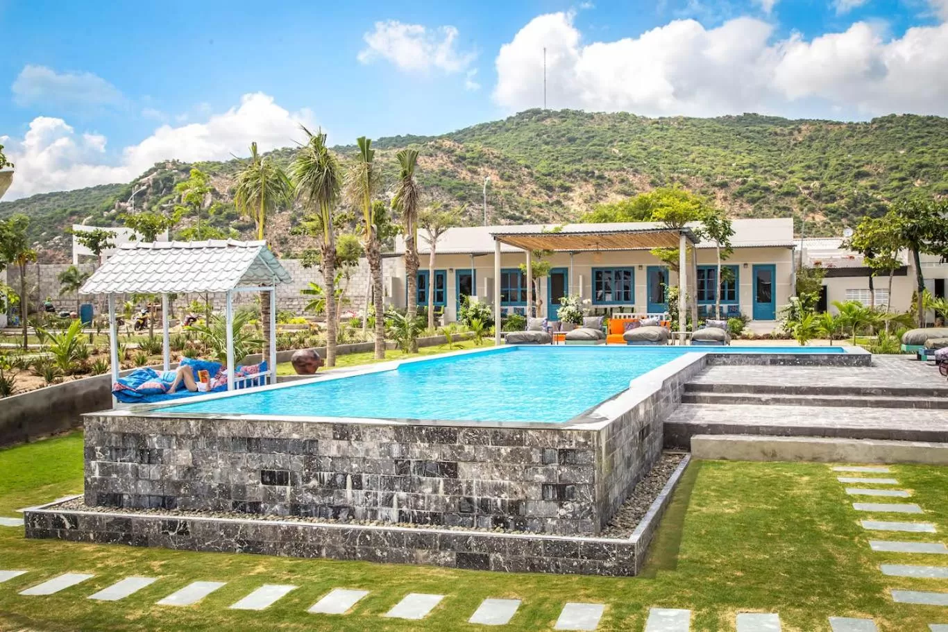 Property building, Swimming Pool in Sorrento Beach Club & Kite Village