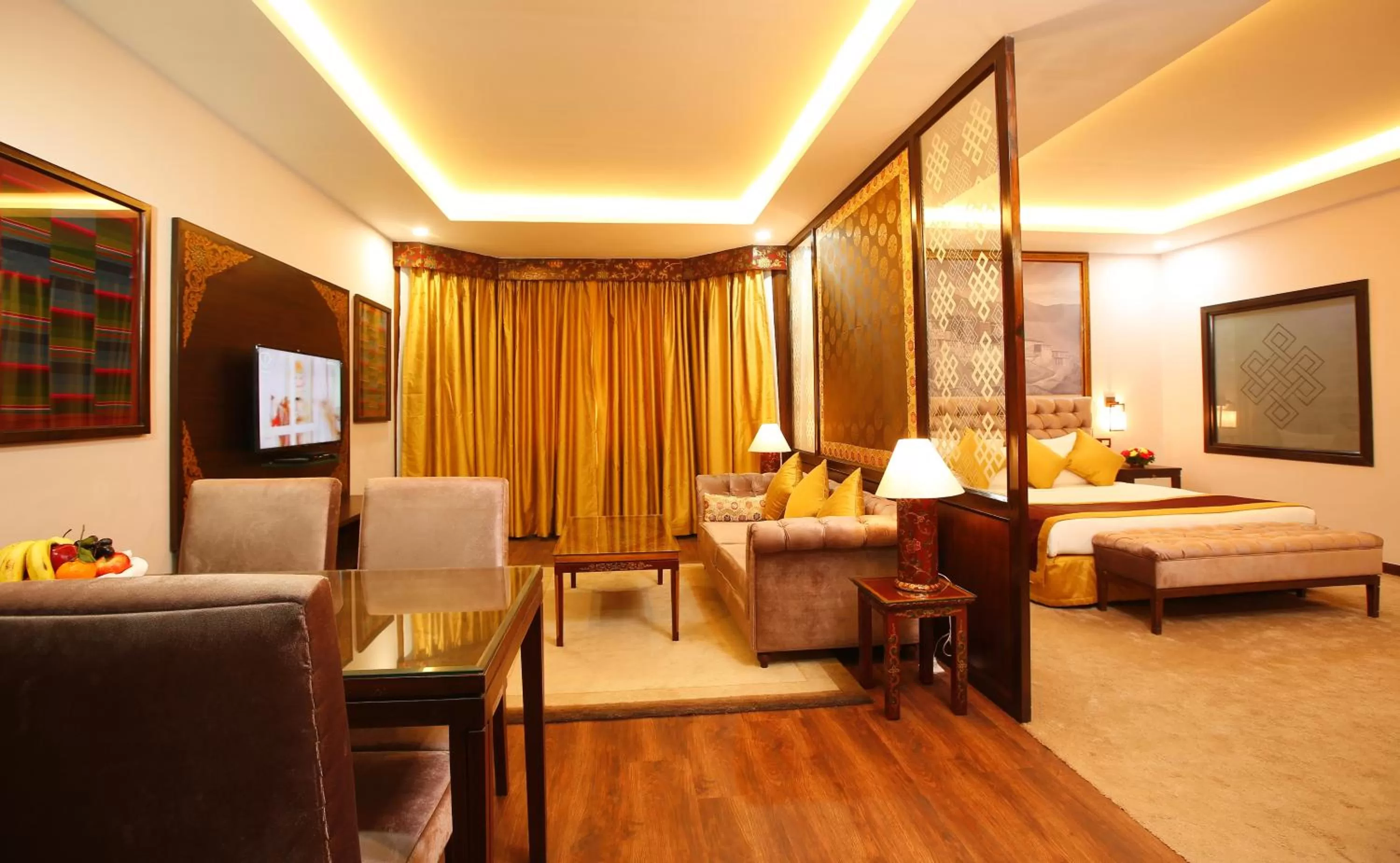 Living room, Bed in Royal Singi Hotel