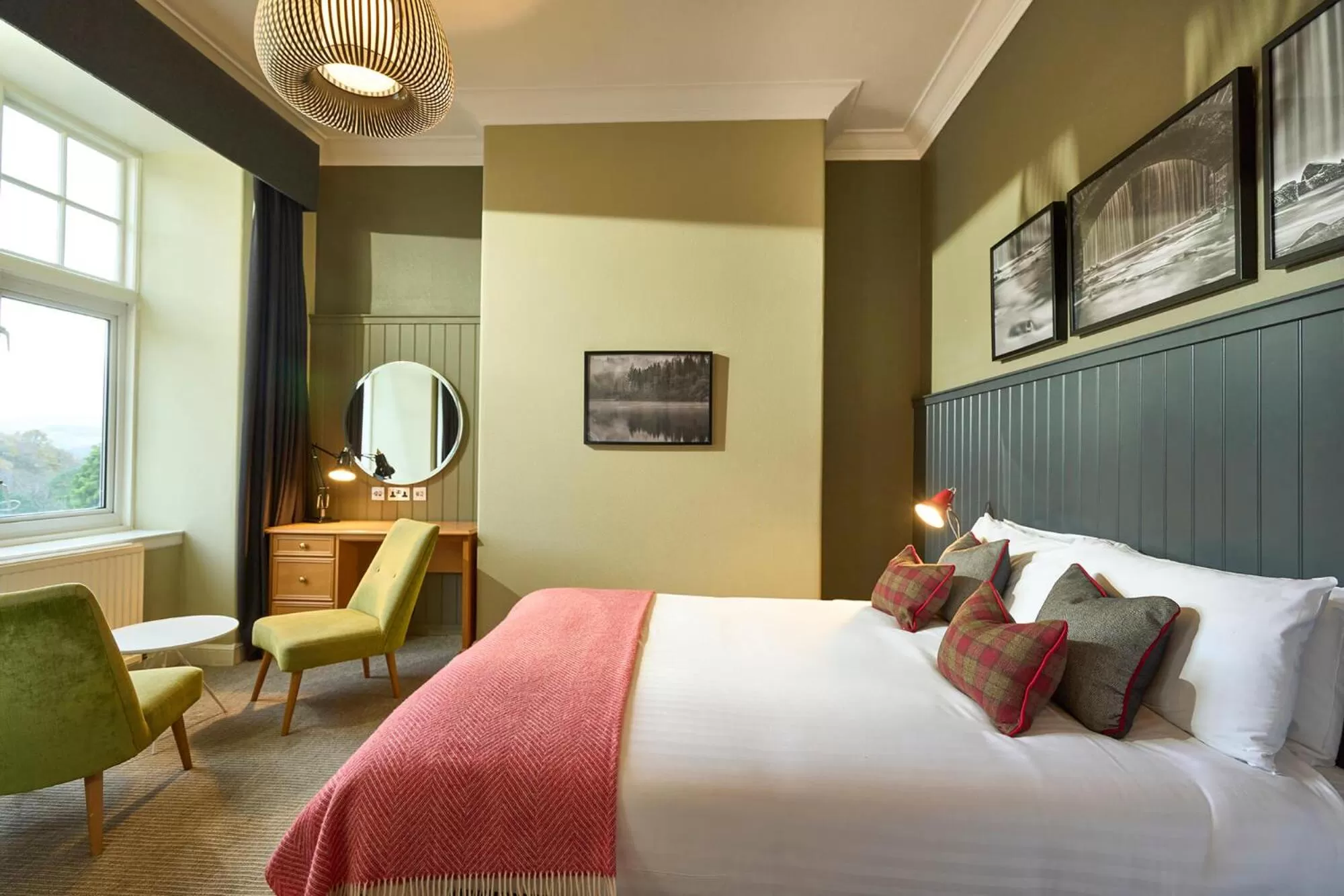 Bedroom, Bed in Peebles Hydro