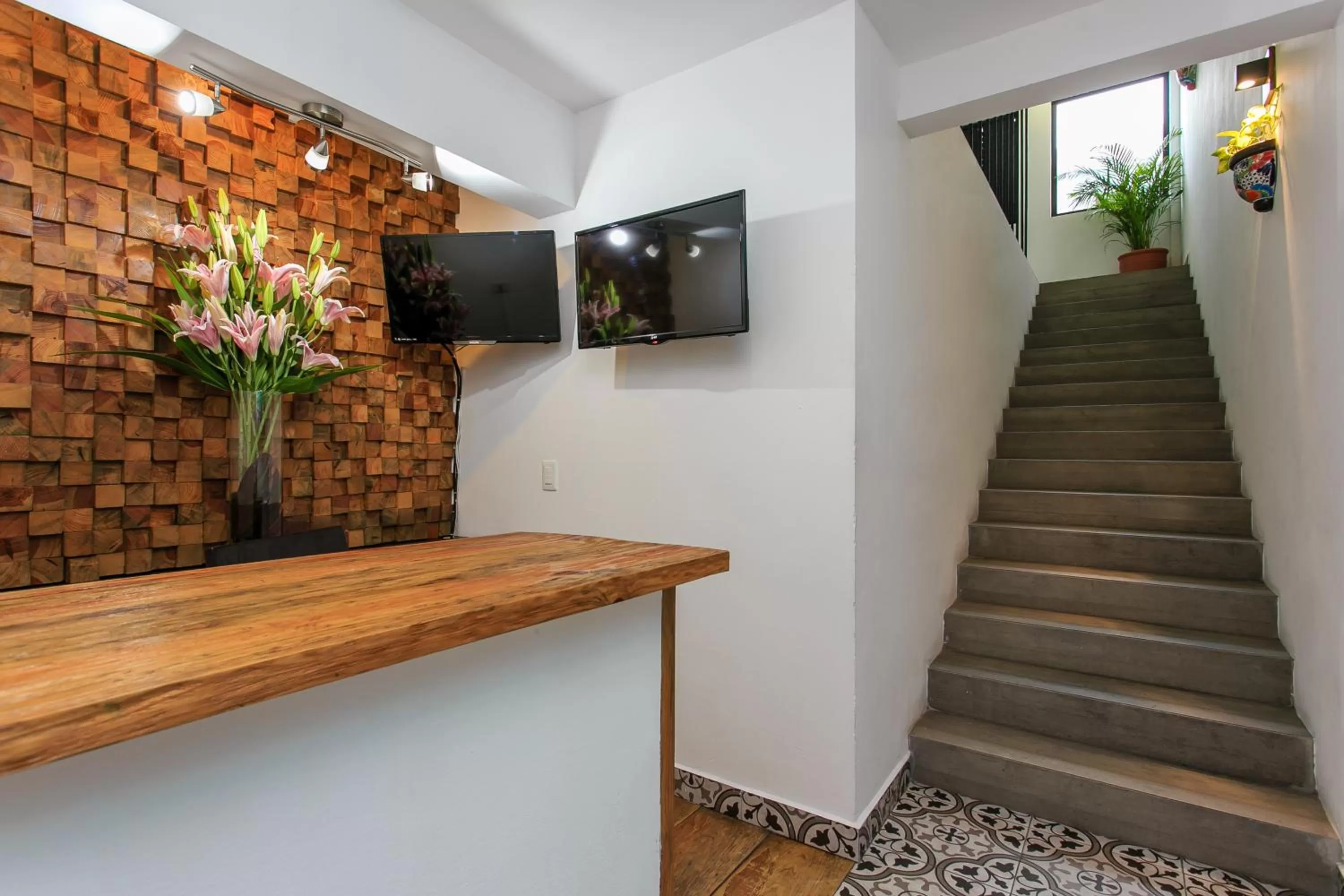 Lobby or reception in Studio 30 Condhotel by Nah Hotels