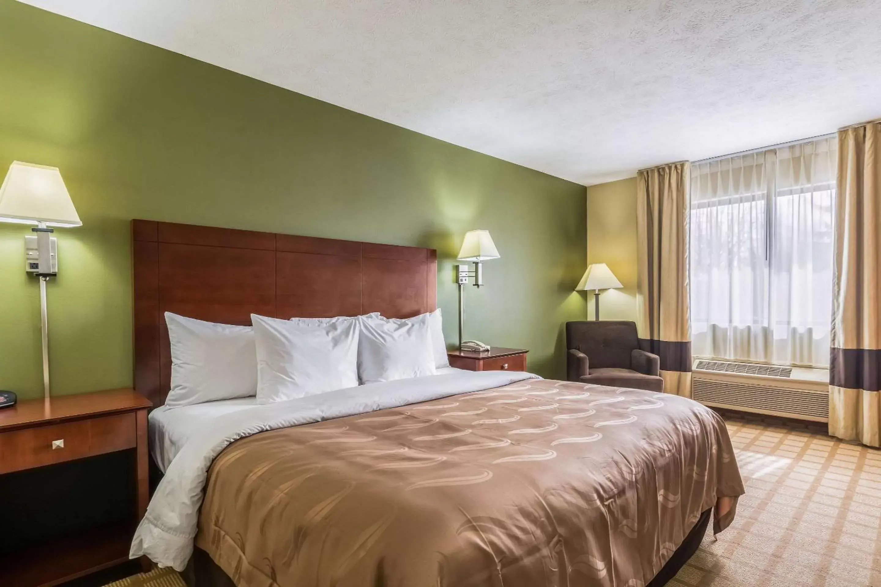 King Room - Non-Smoking in Quality Inn I-74 Batesville King Room - Non-Smoking in Quality Inn I-74 Batesville