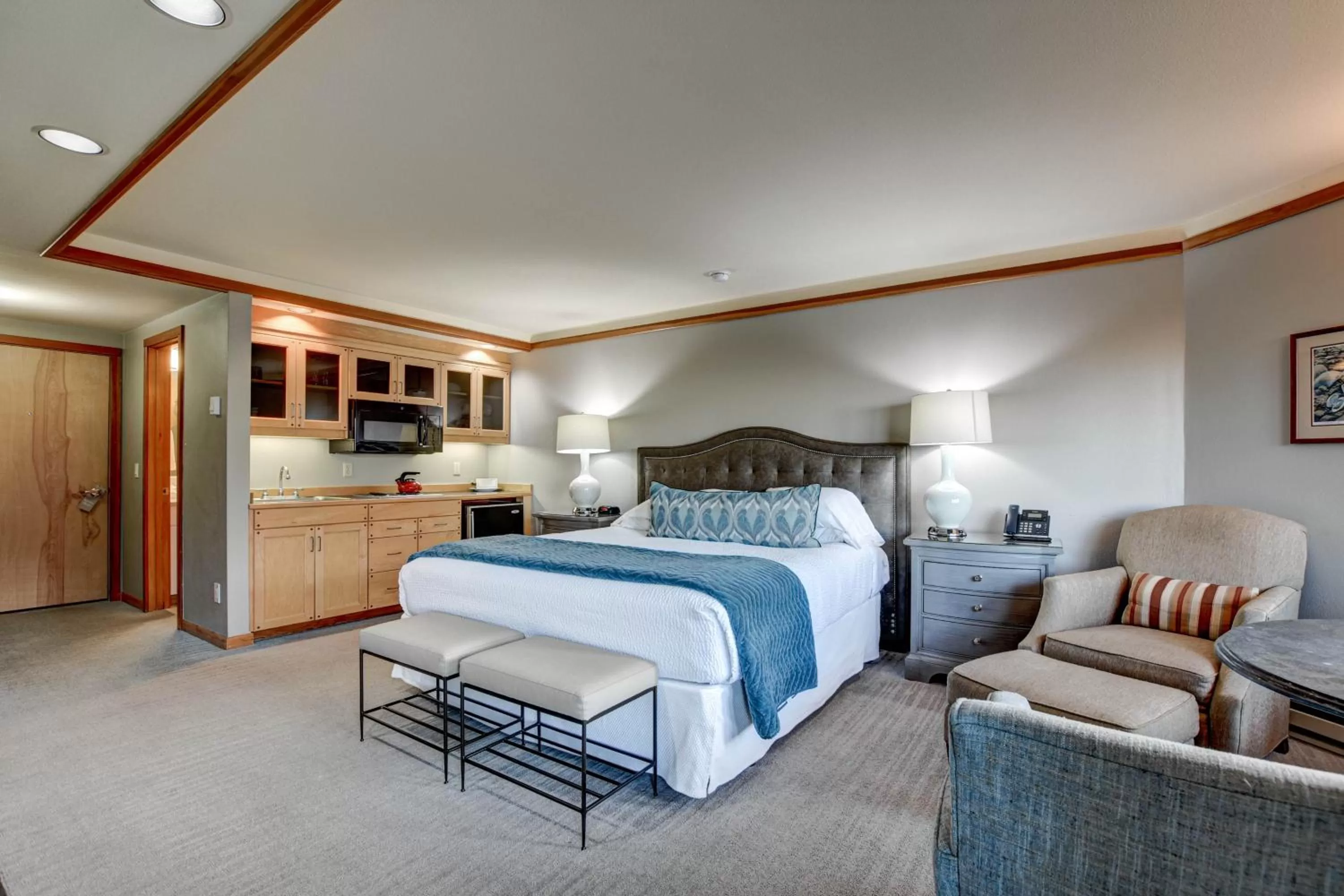 Kitchen or kitchenette, Bed in The Waves