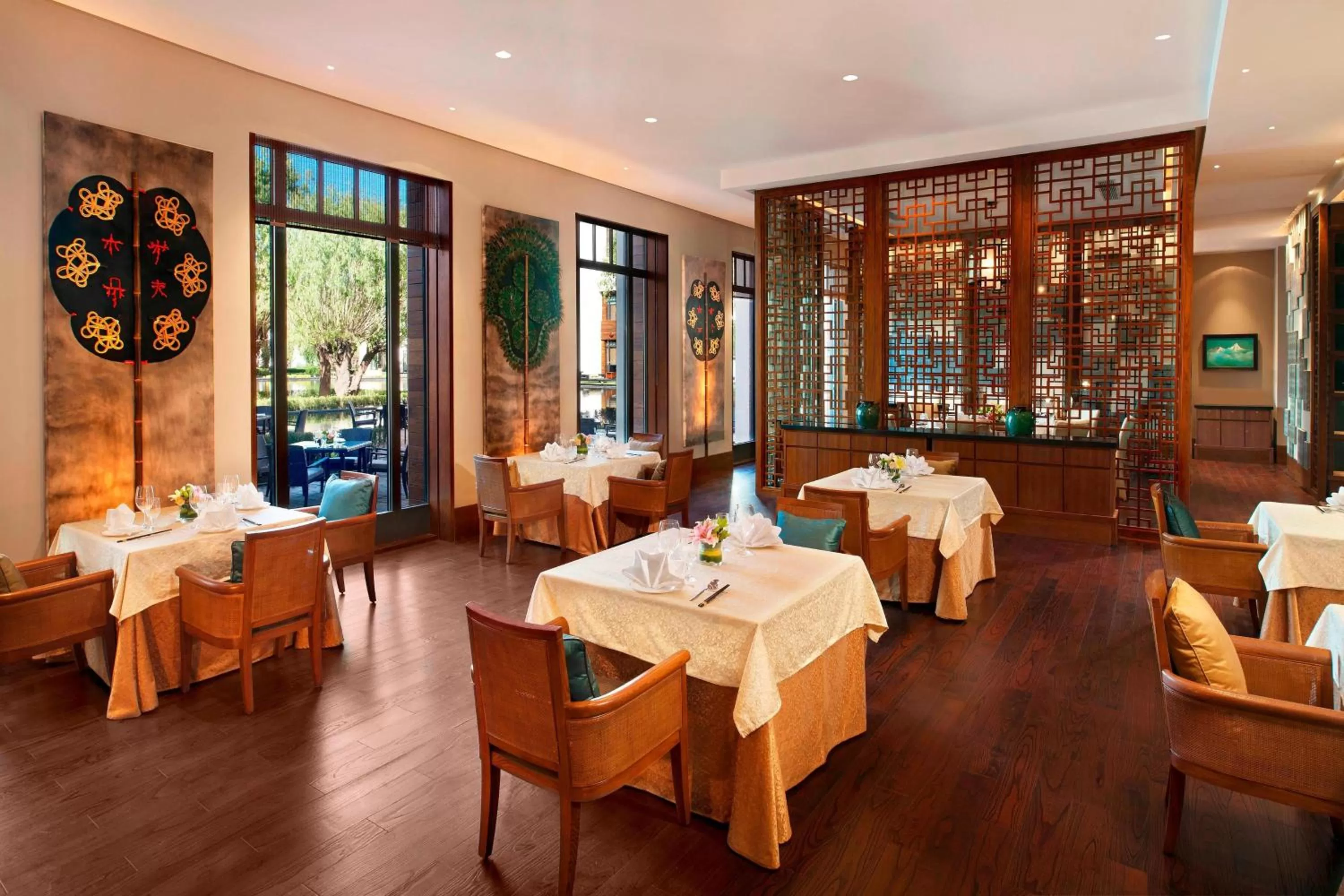 Restaurant/places to eat in The St. Regis Lhasa Resort