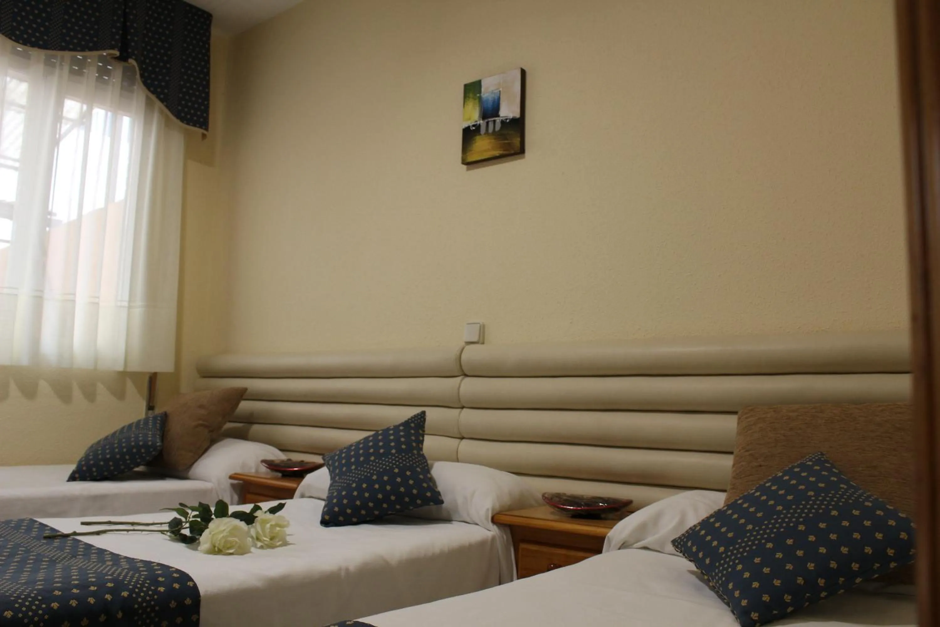 Bedroom, Bed in Hotel Cuatro Caños