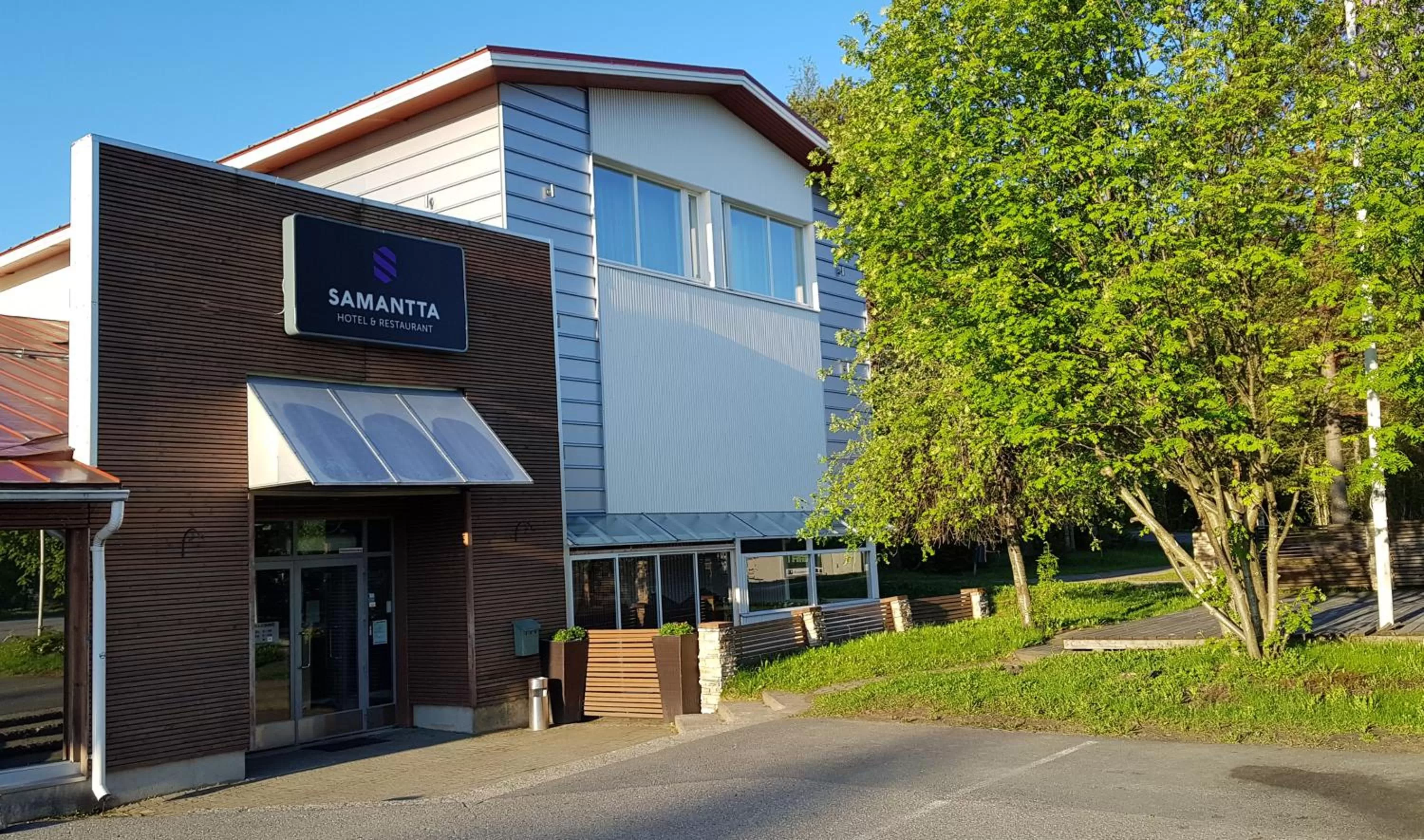 Property building in Samantta Hotel & Restaurant