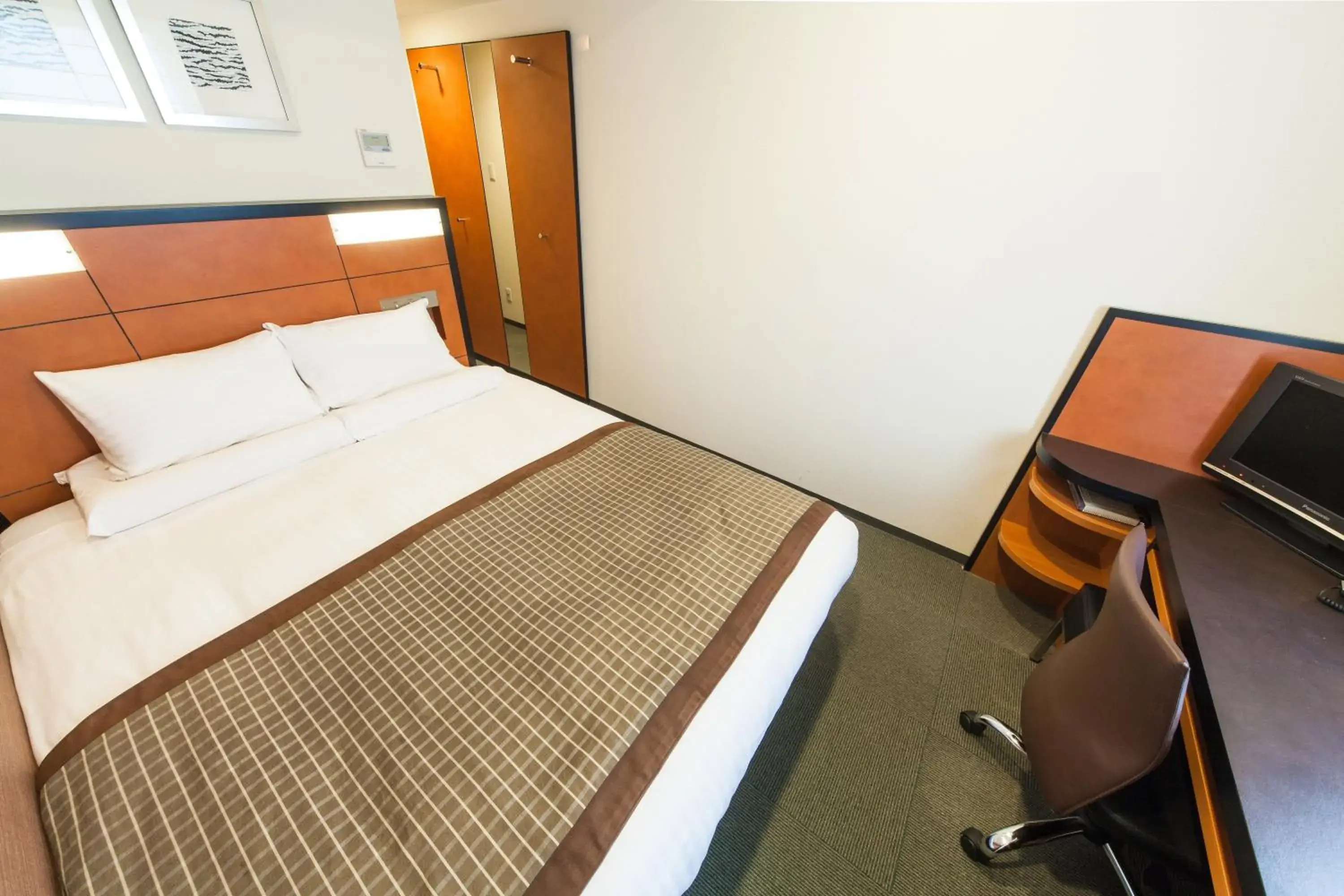 Superior Queen Room - Smoking in HOTEL MYSTAYS Sakaisuji Honmachi Superior Queen Room - Smoking in HOTEL MYSTAYS Sakaisuji Honmachi