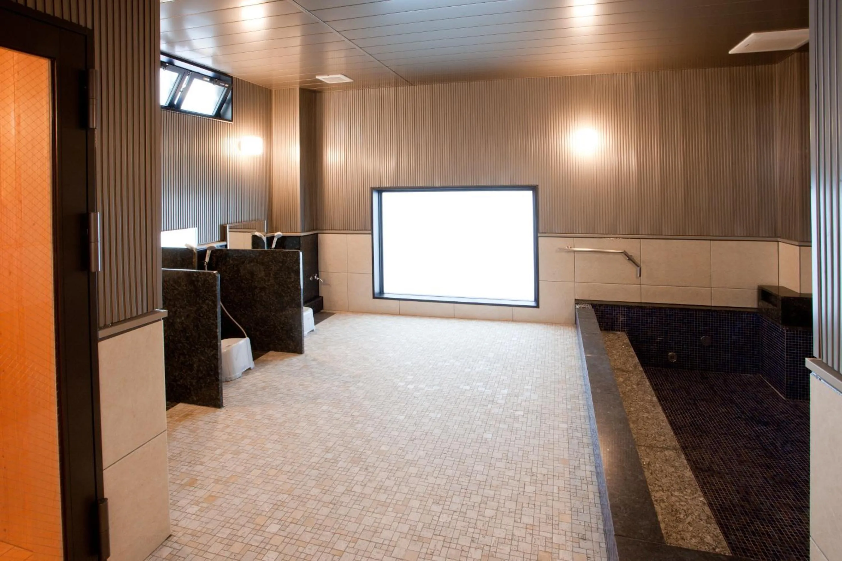 Public Bath, Bed in Kuretake Inn Premium Shizuoka Ekimae