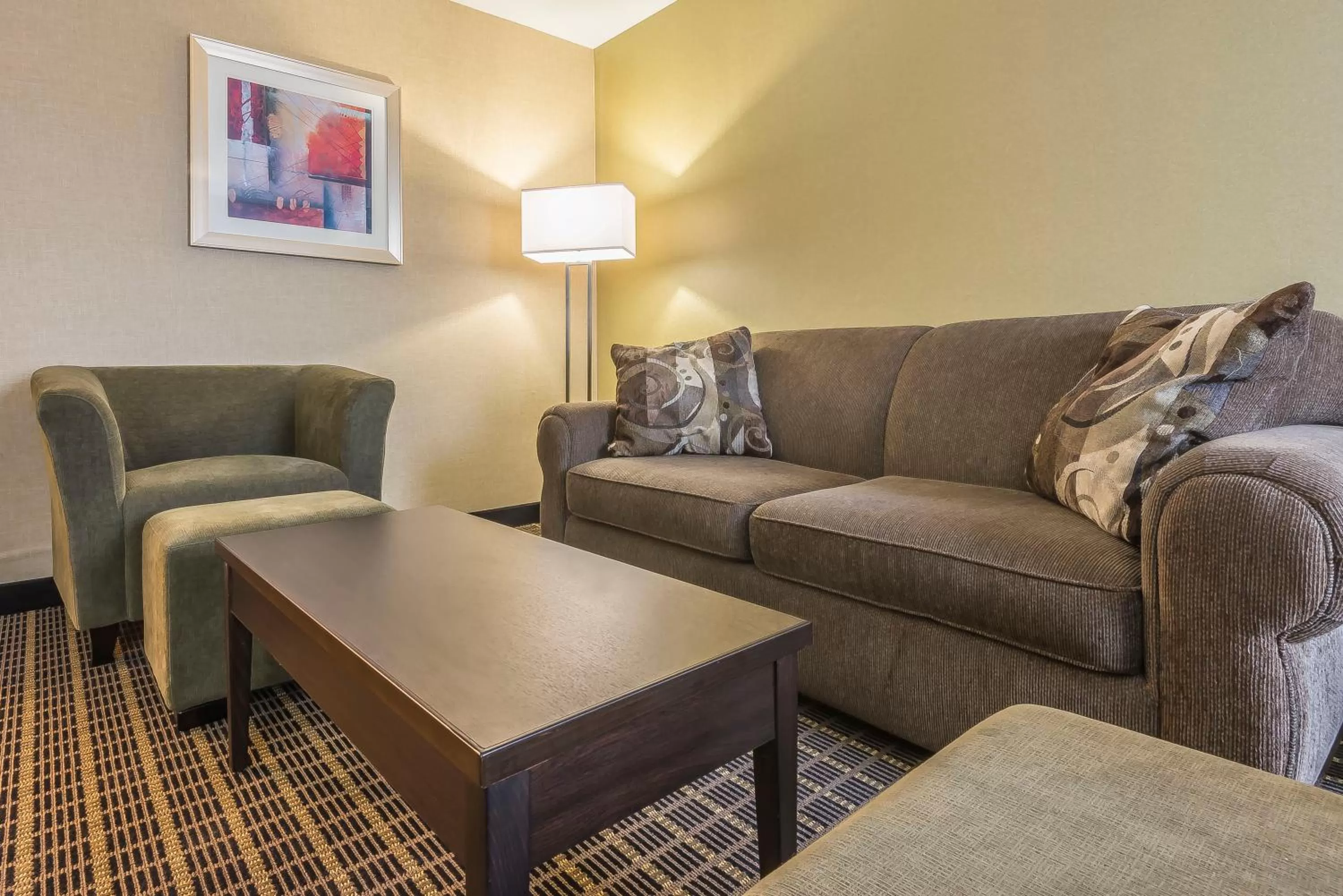 Living room in Quality Inn & Suites Windsor - Downtown