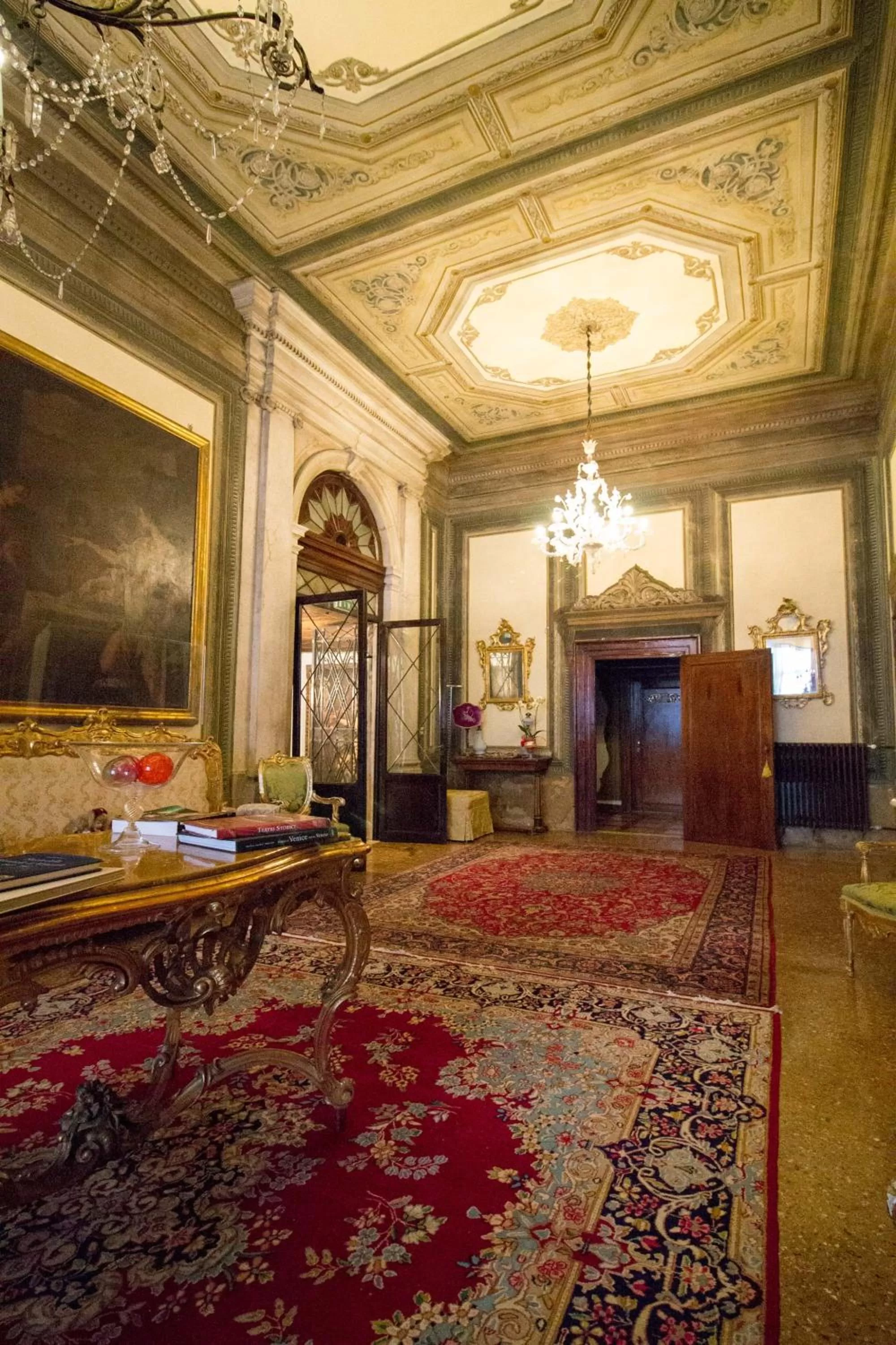 Decorative detail in Hotel Palazzo Abadessa