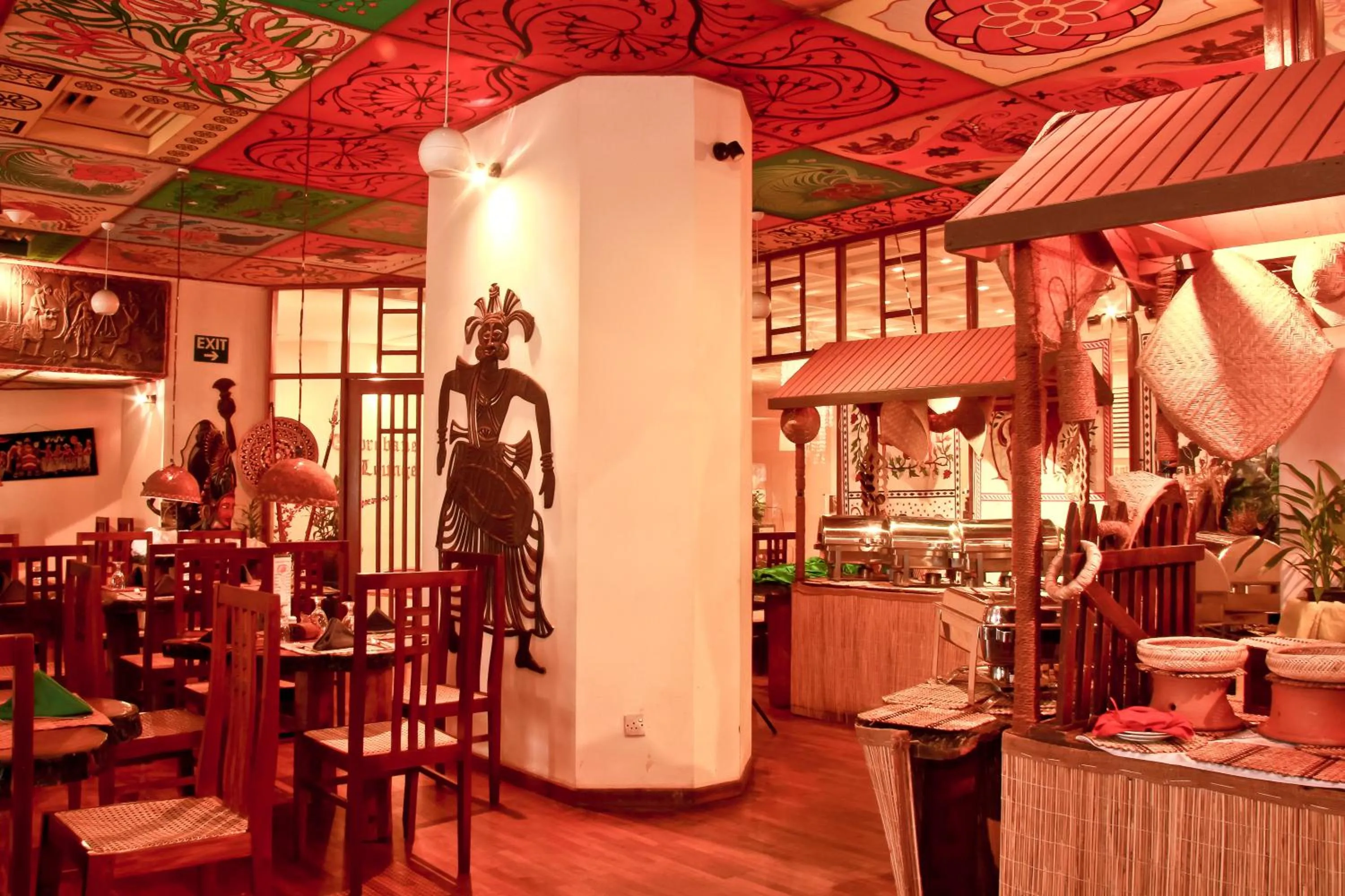 Restaurant/places to eat in Grand Oriental Hotel