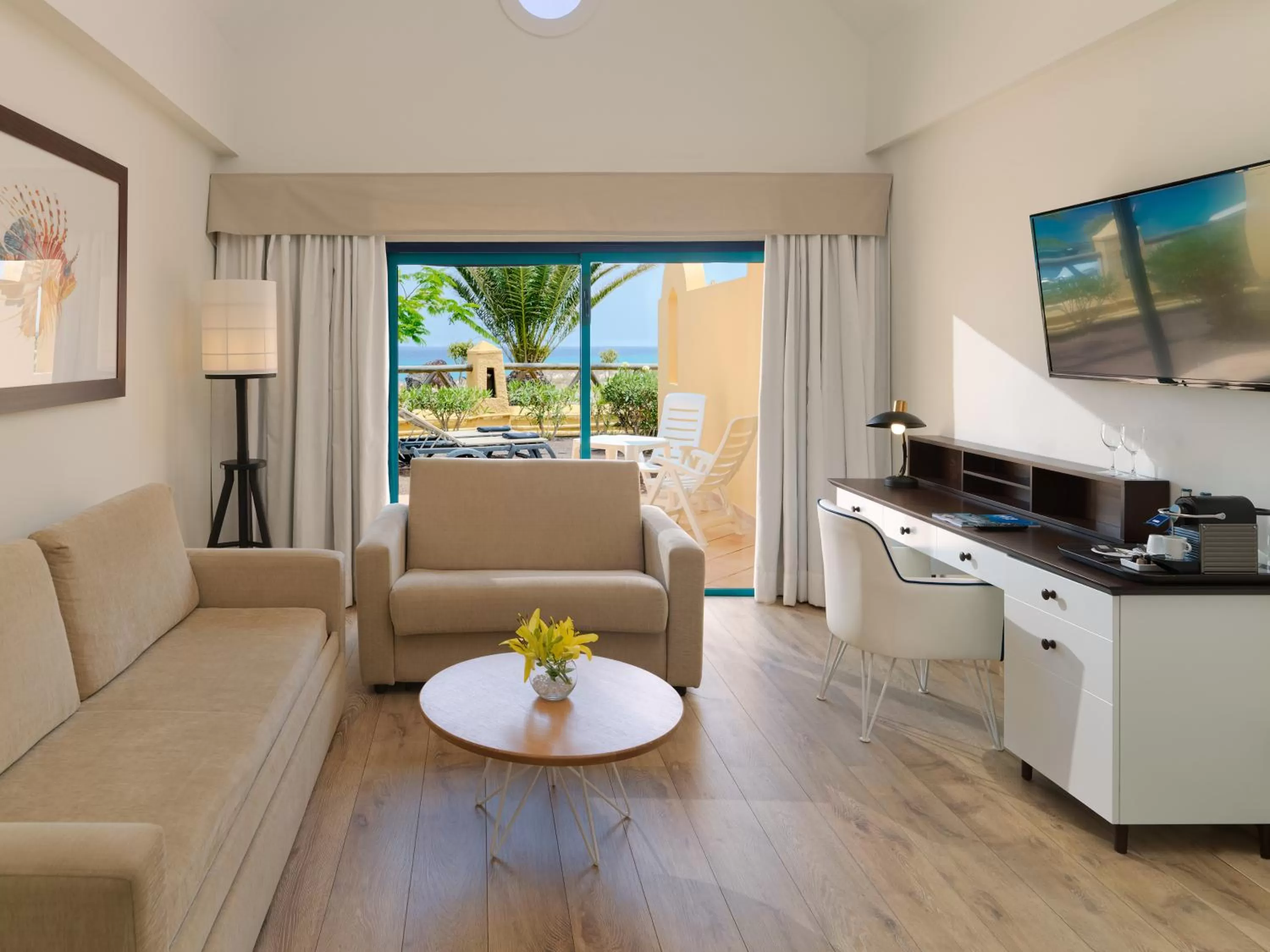 Photo of the whole room in H10 Playa Esmeralda - Adults Only