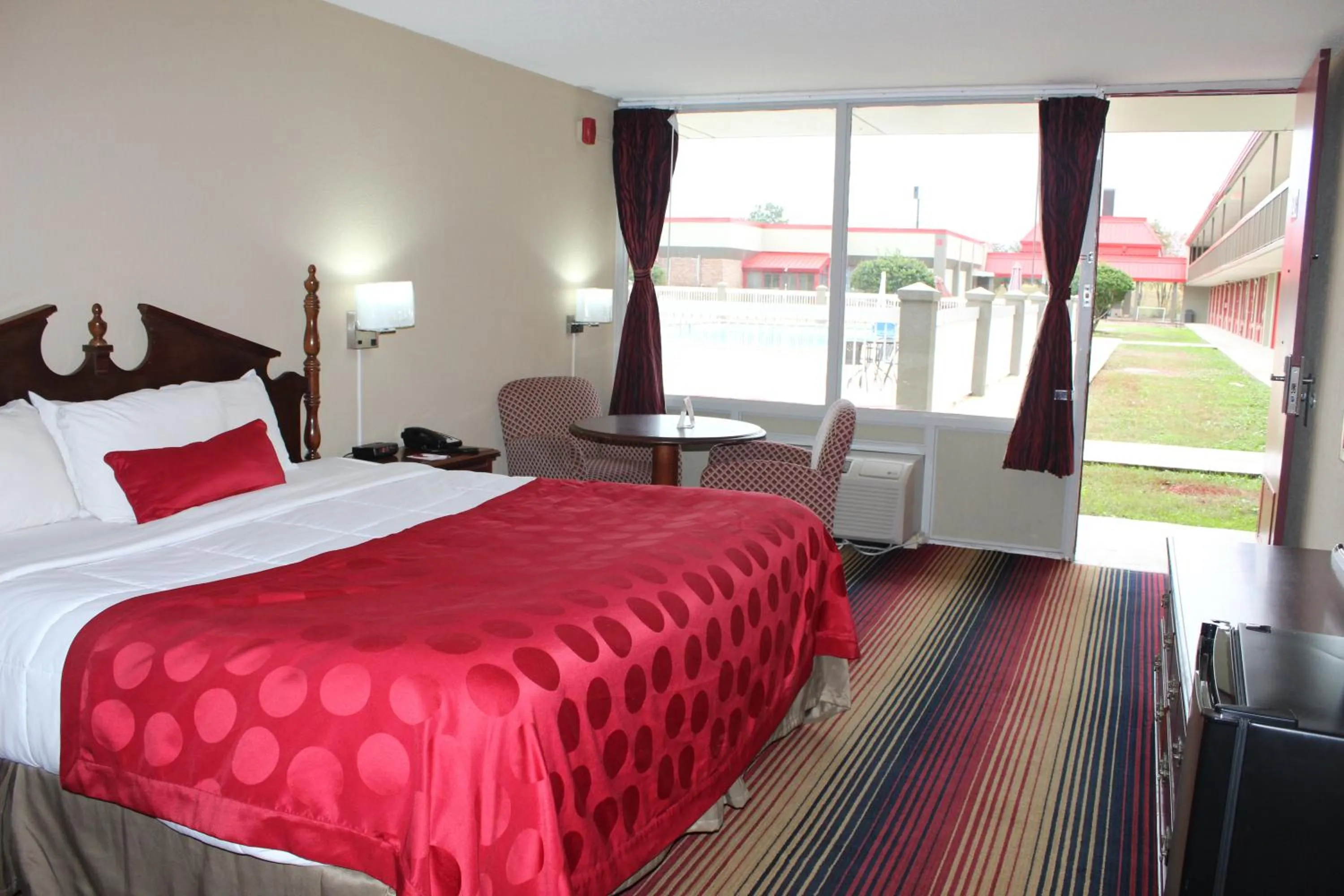 Bed in FairBridge Inn Express Perry