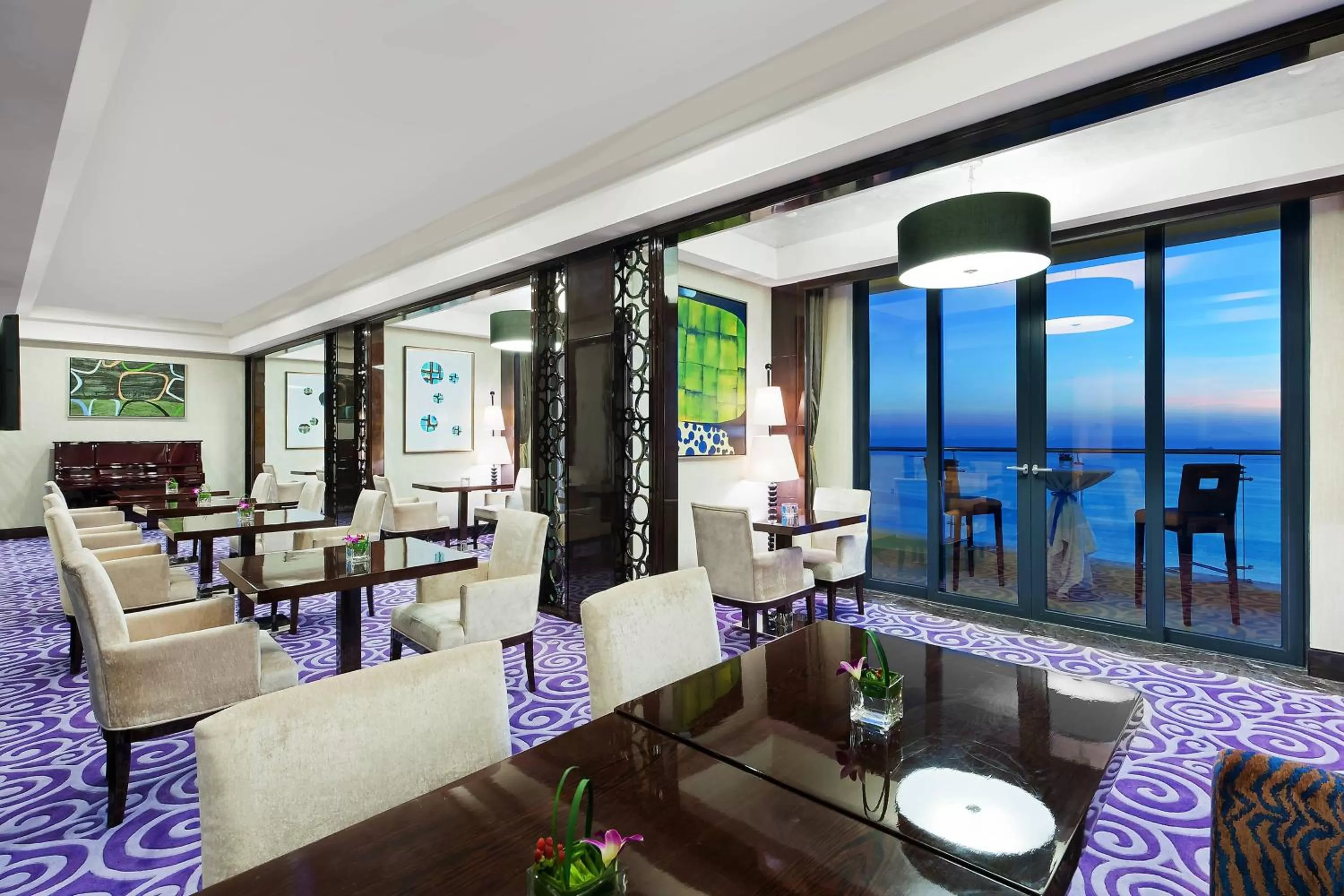 Lounge or bar in Four Points by Sheraton Hainan, Sanya