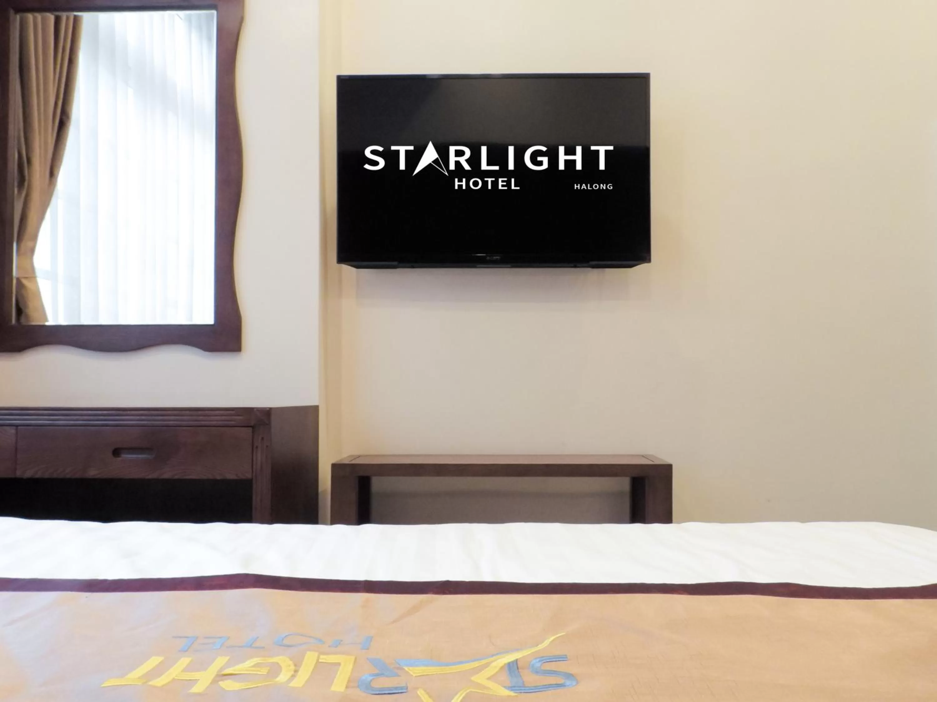 HaLong Starlight Inn & Travel