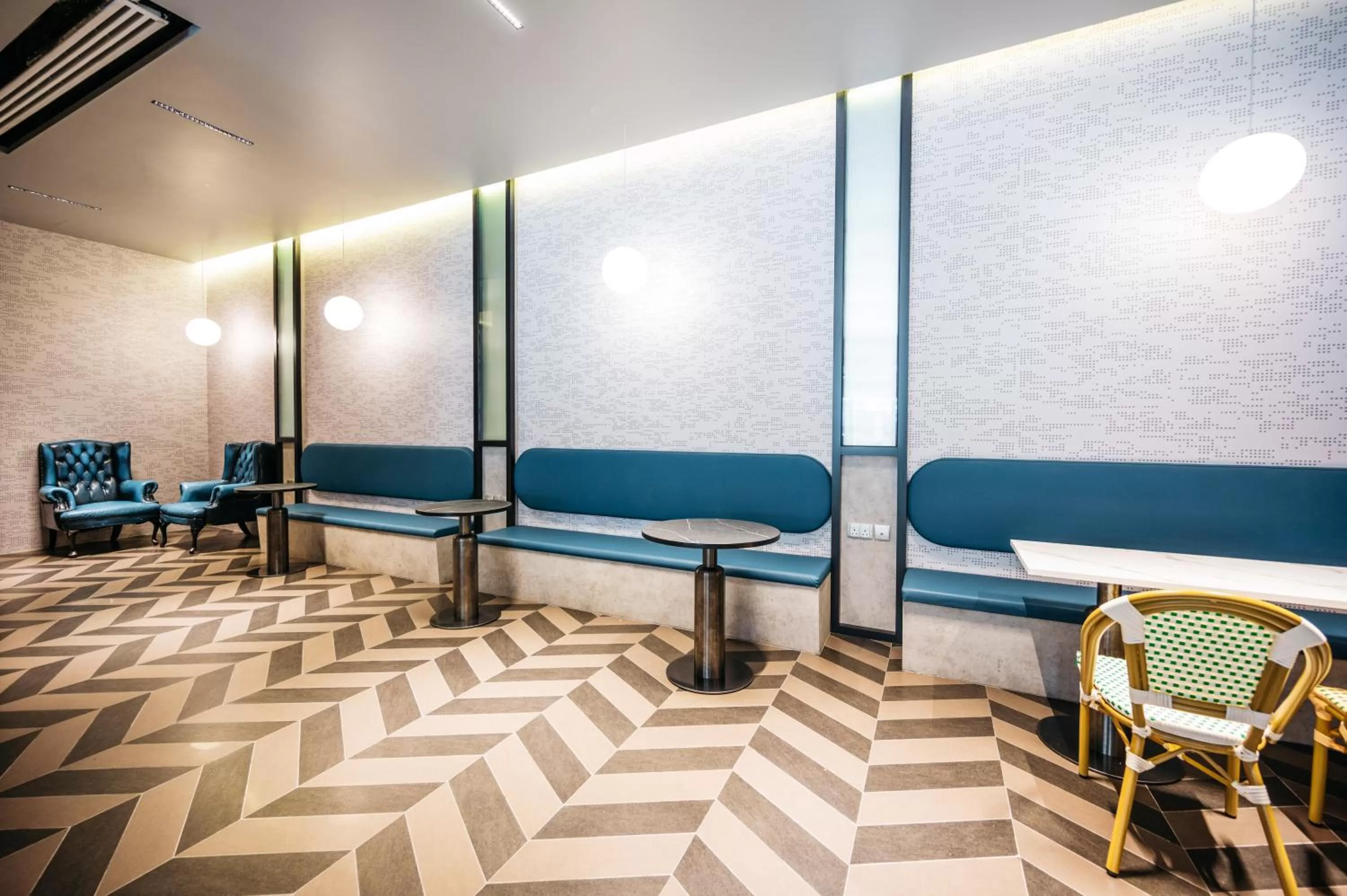 Lobby or reception in Mercure Singapore Tyrwhitt