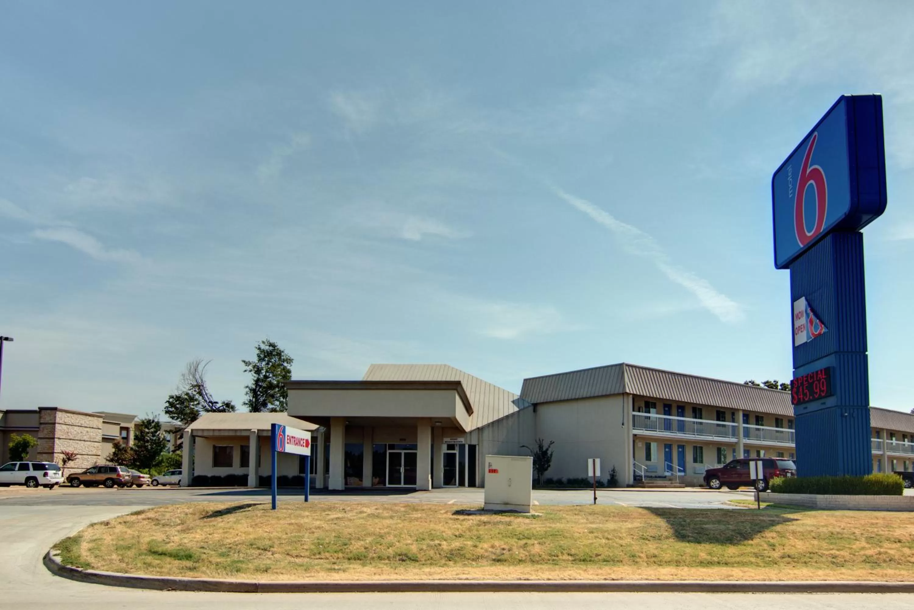 Property building in Motel 6-Mount Pleasant, TX