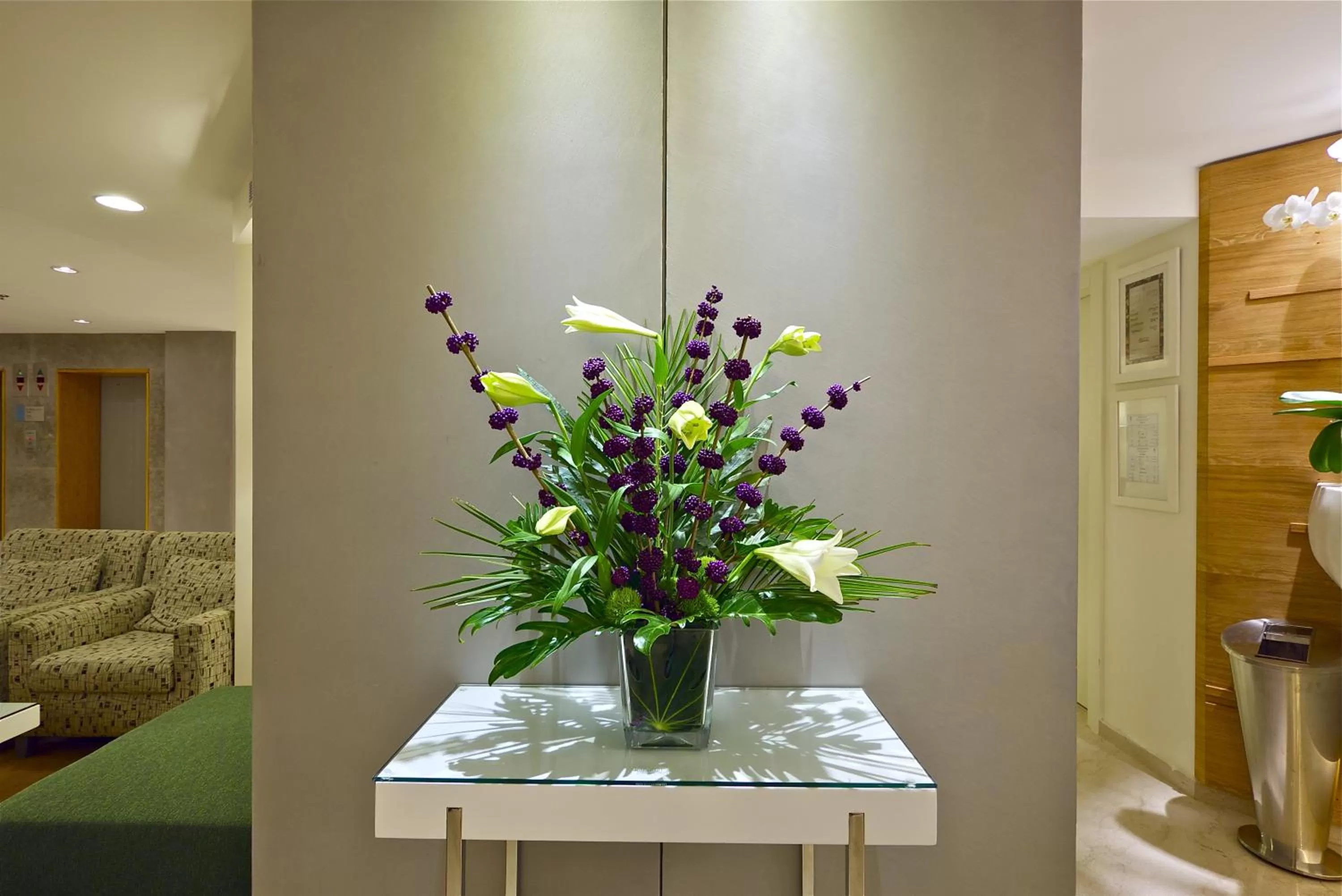 Decorative detail in Metropolitan Hotel