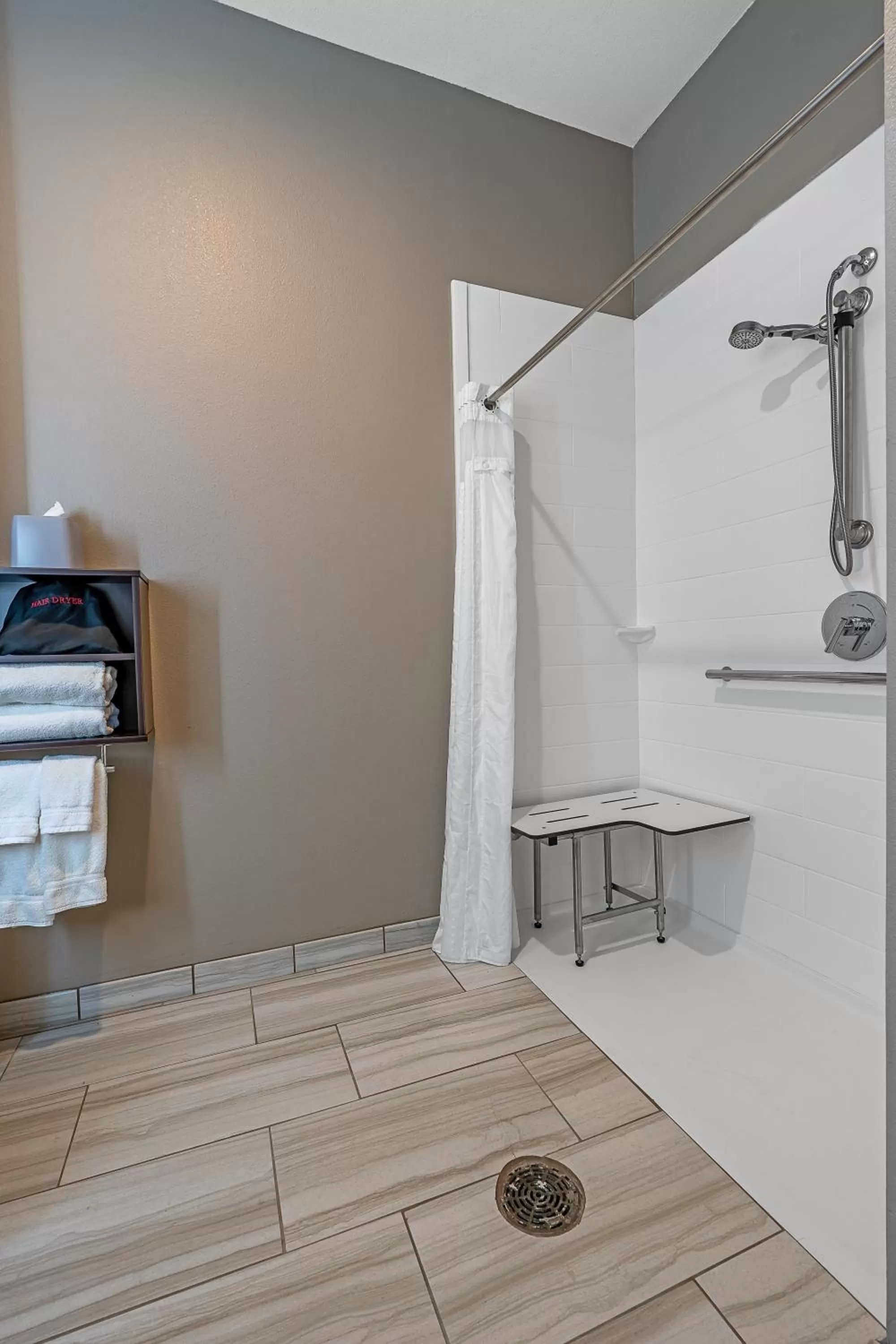 Photo of the whole room in Holiday Inn Express Hotel & Suites Kilgore North by IHG