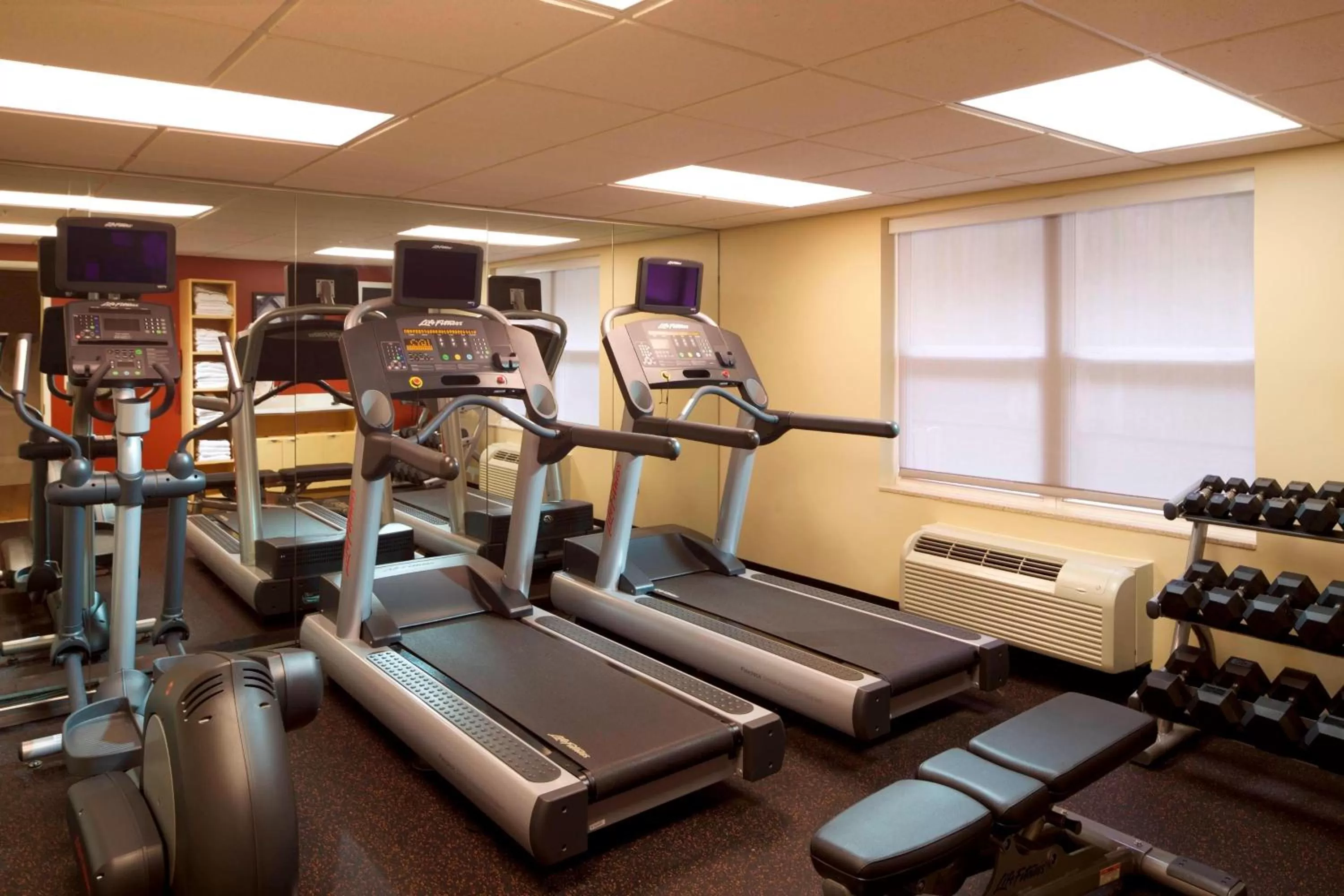 Fitness centre/facilities in TownePlace Suites by Marriott Jacksonville