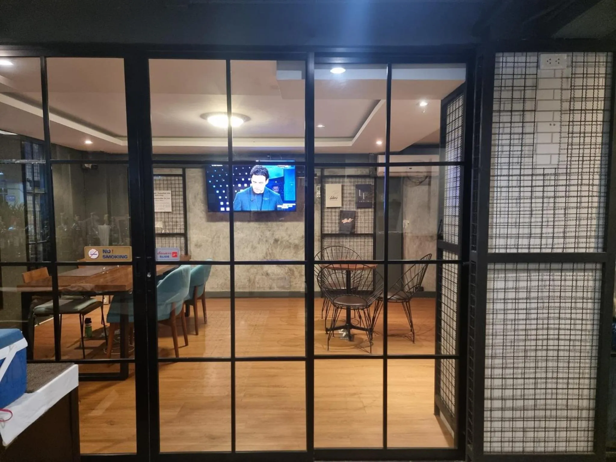 TV and multimedia in BH Baan Paradise Hotel Patong