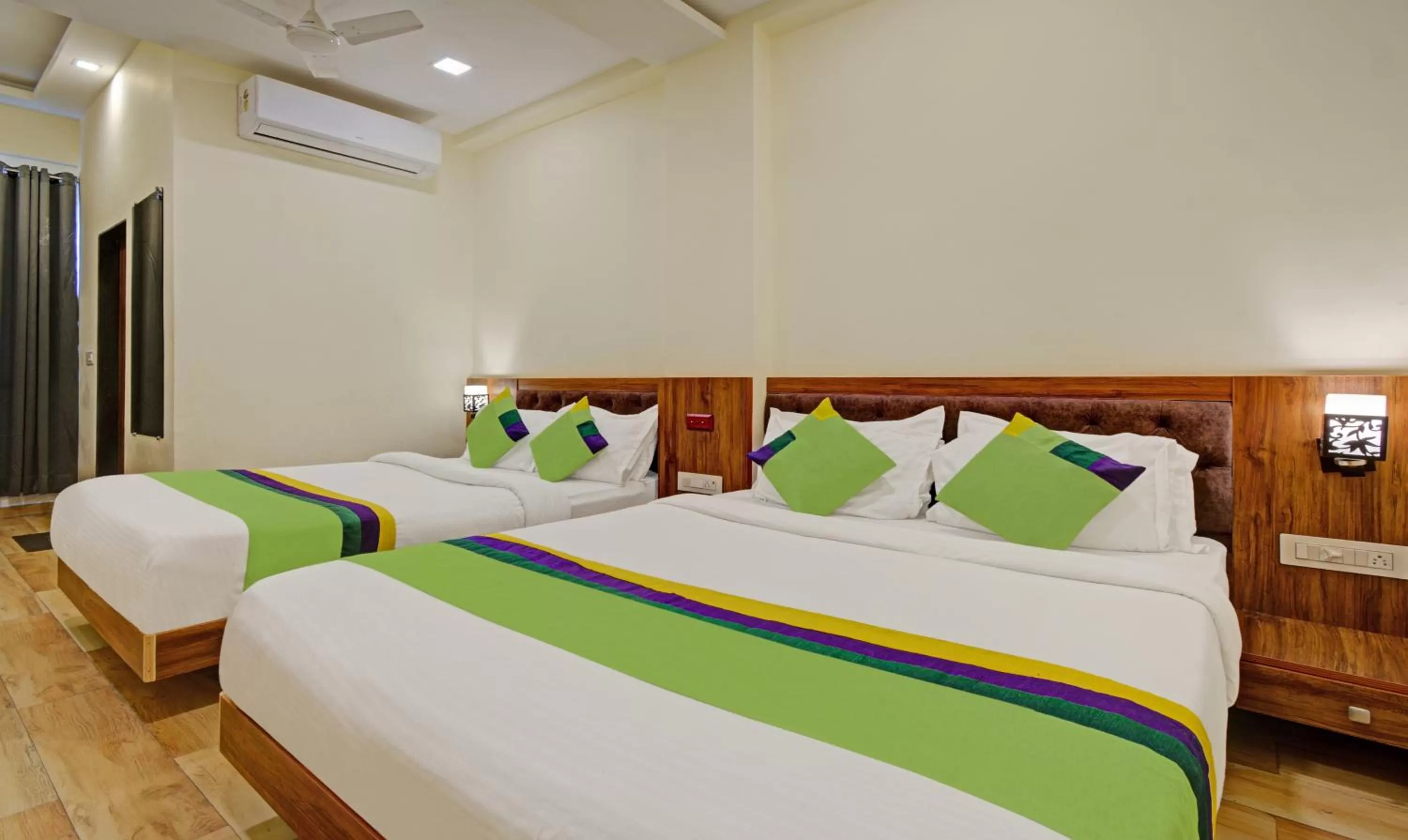 Photo of the whole room, Bed in Tripli Hotels Le Shelton