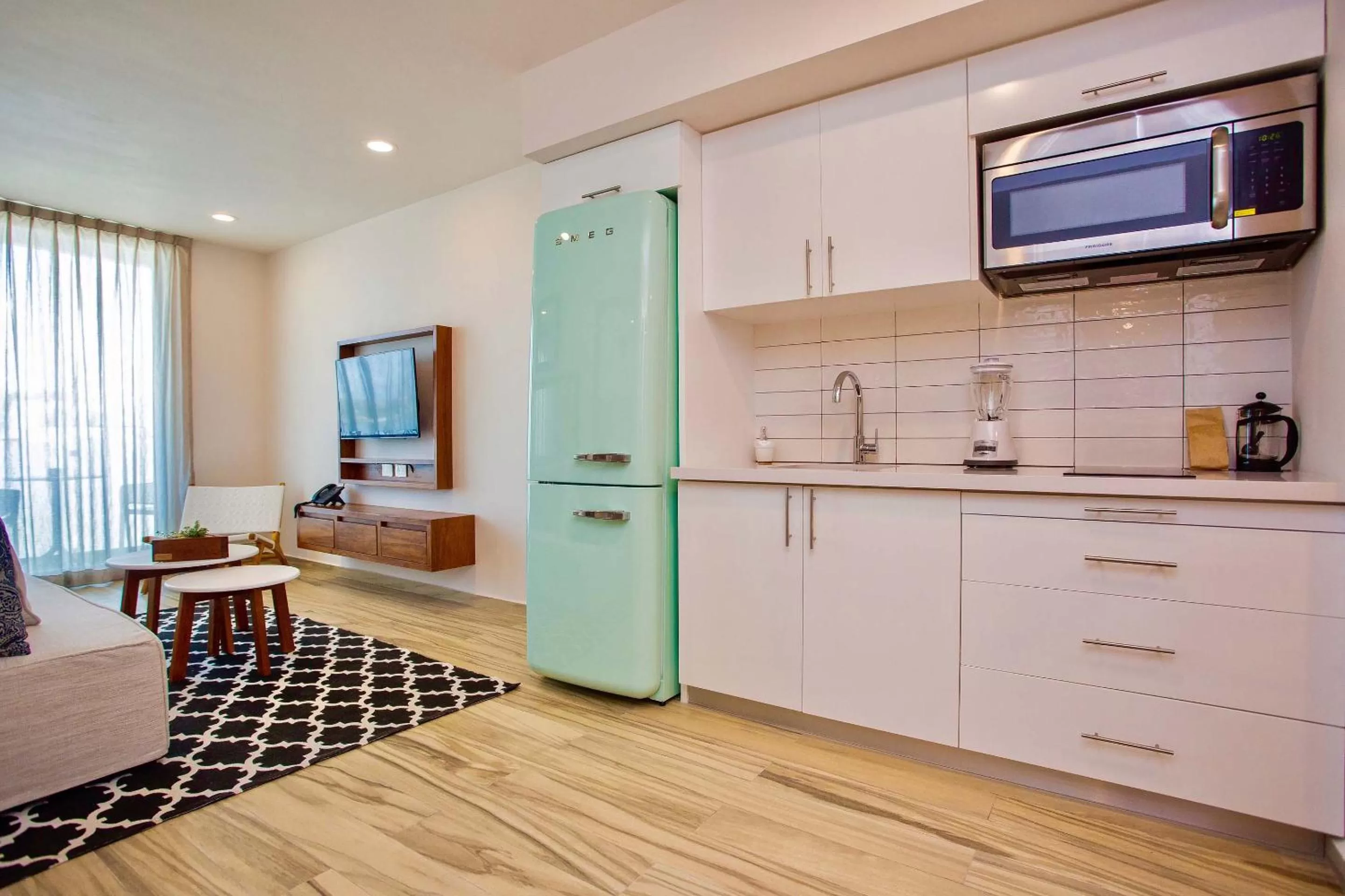 Kitchen or kitchenette in Newport House Playa Boutique Hotel