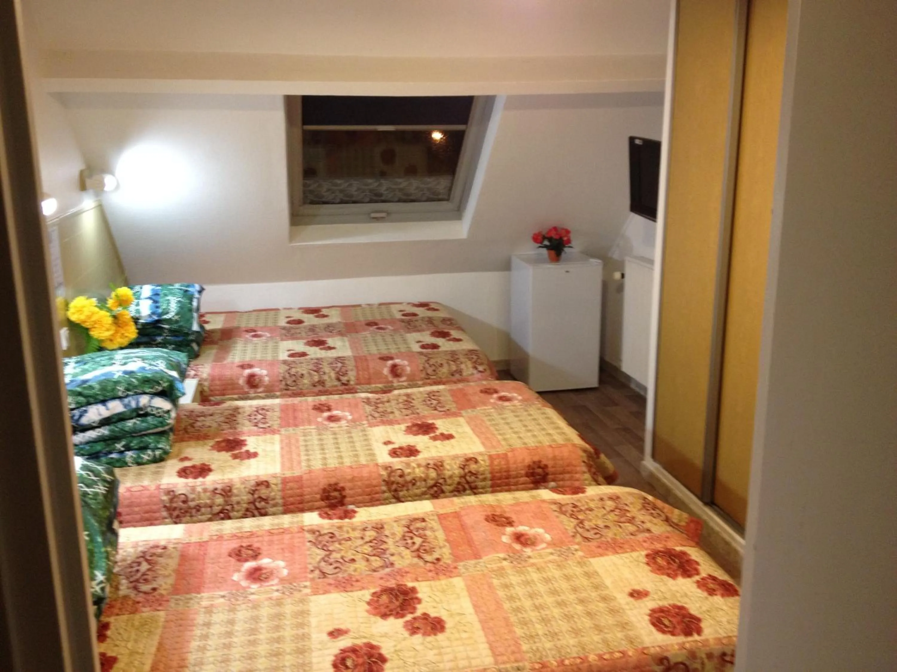 Bedroom, Bed in Hotel Paris Star