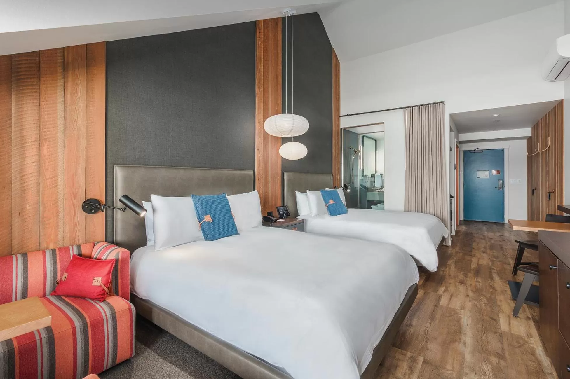 Bed in Headlands Coastal Lodge & Spa