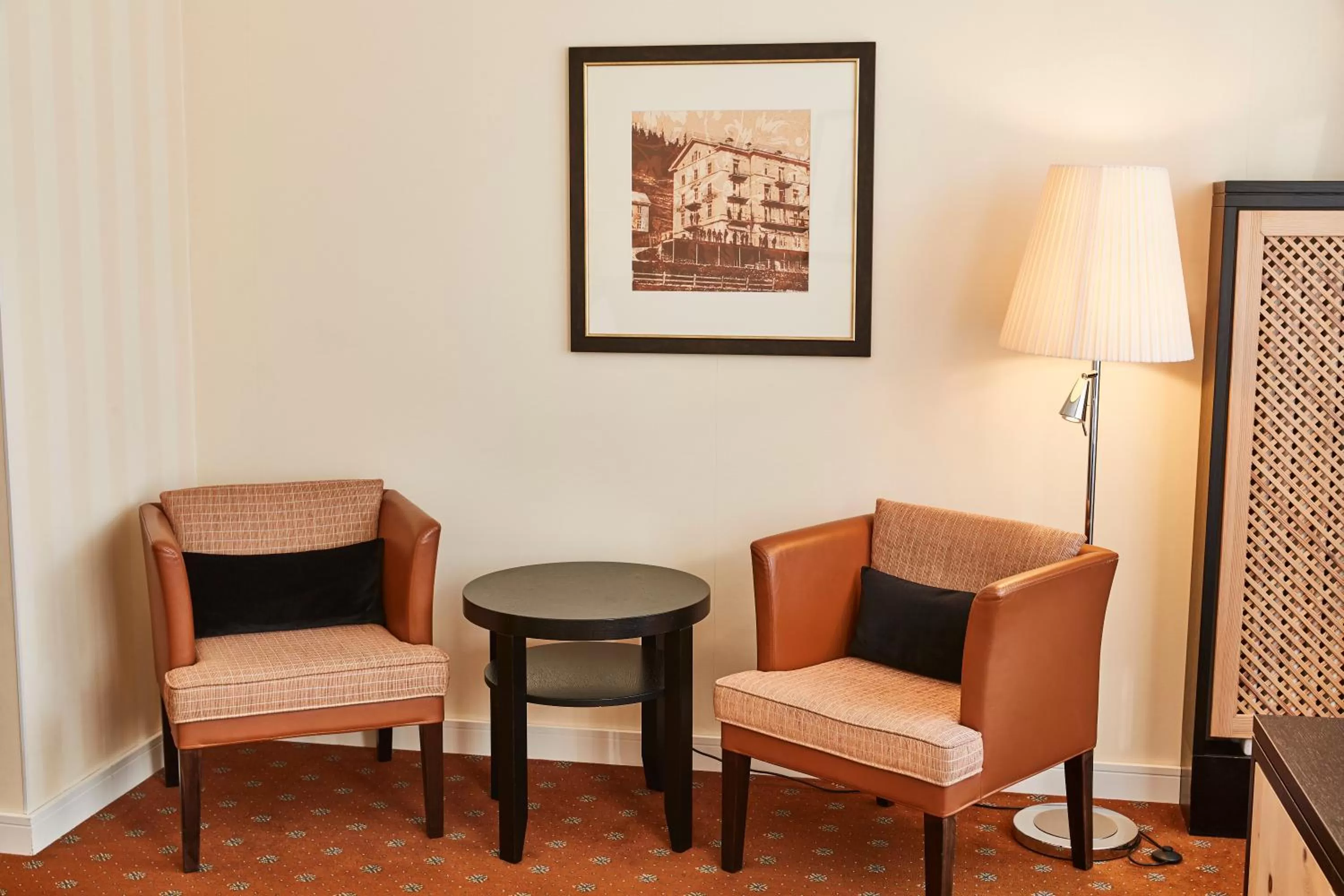 Seating area in Steigenberger Icon Grandhotel Belvédère