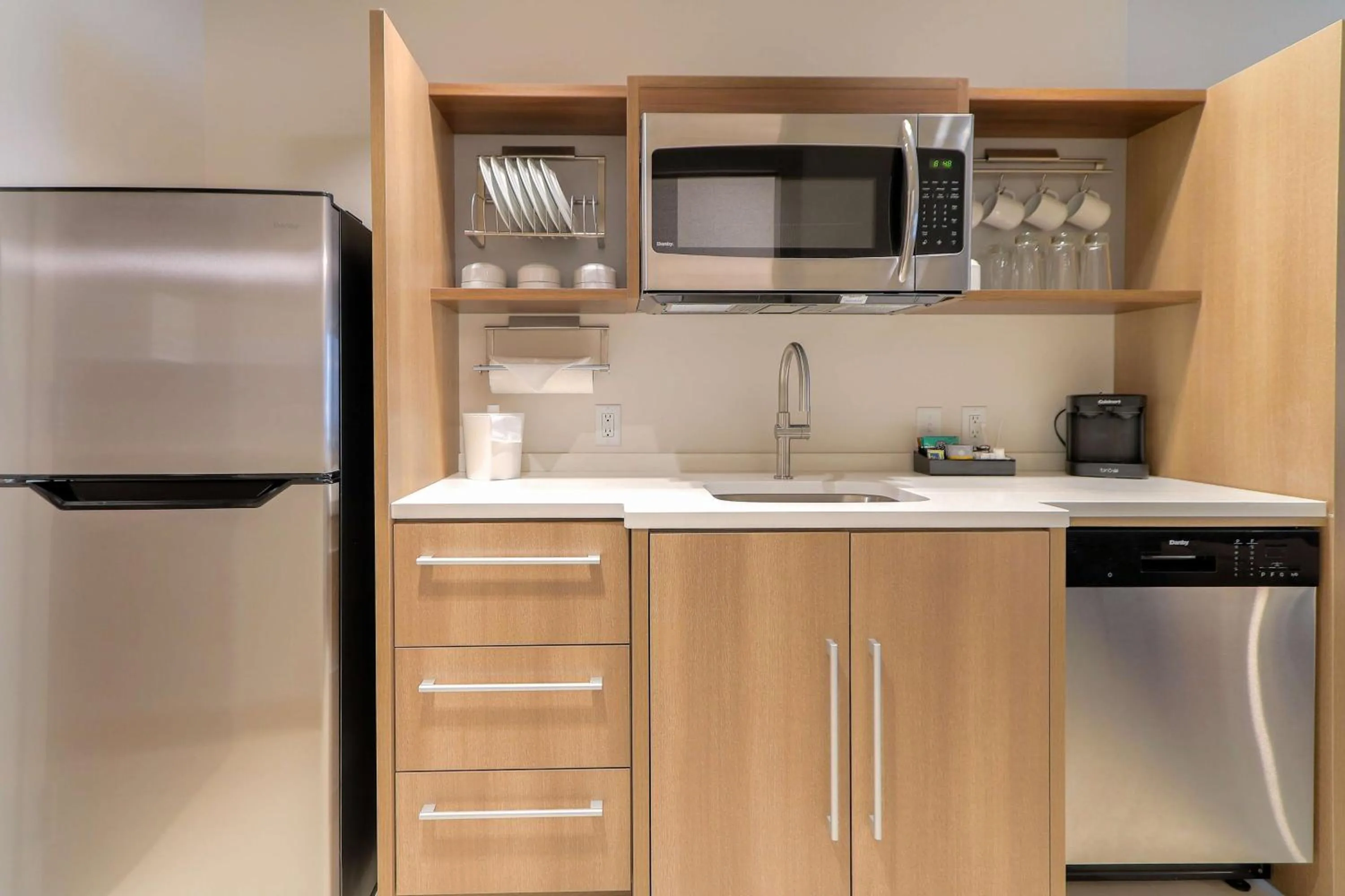 Kitchen or kitchenette in Home2 Suites By Hilton Alcoa Knoxville Airport
