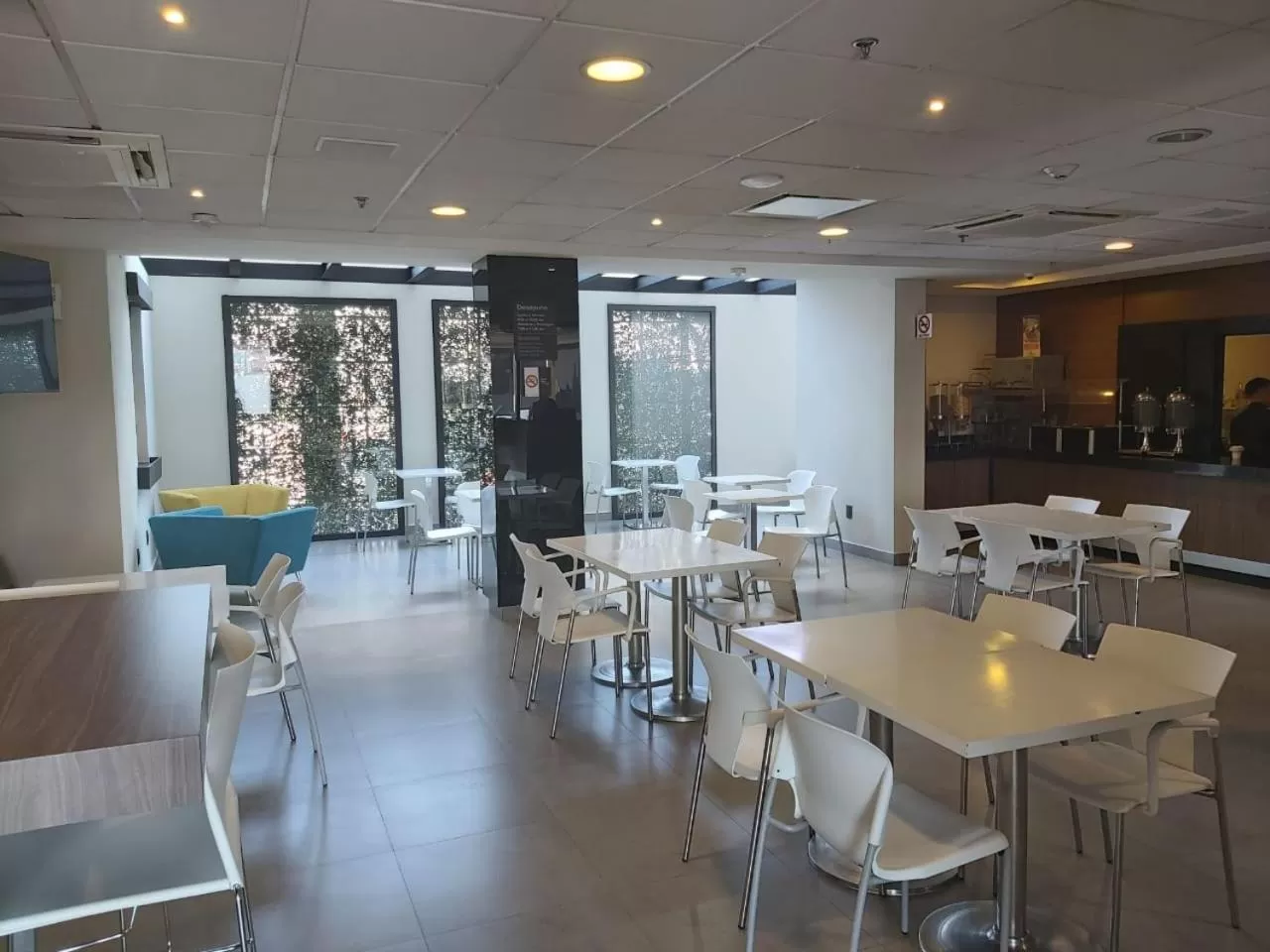 Dining area in Holiday Inn Express Mexico City Satelite by IHG