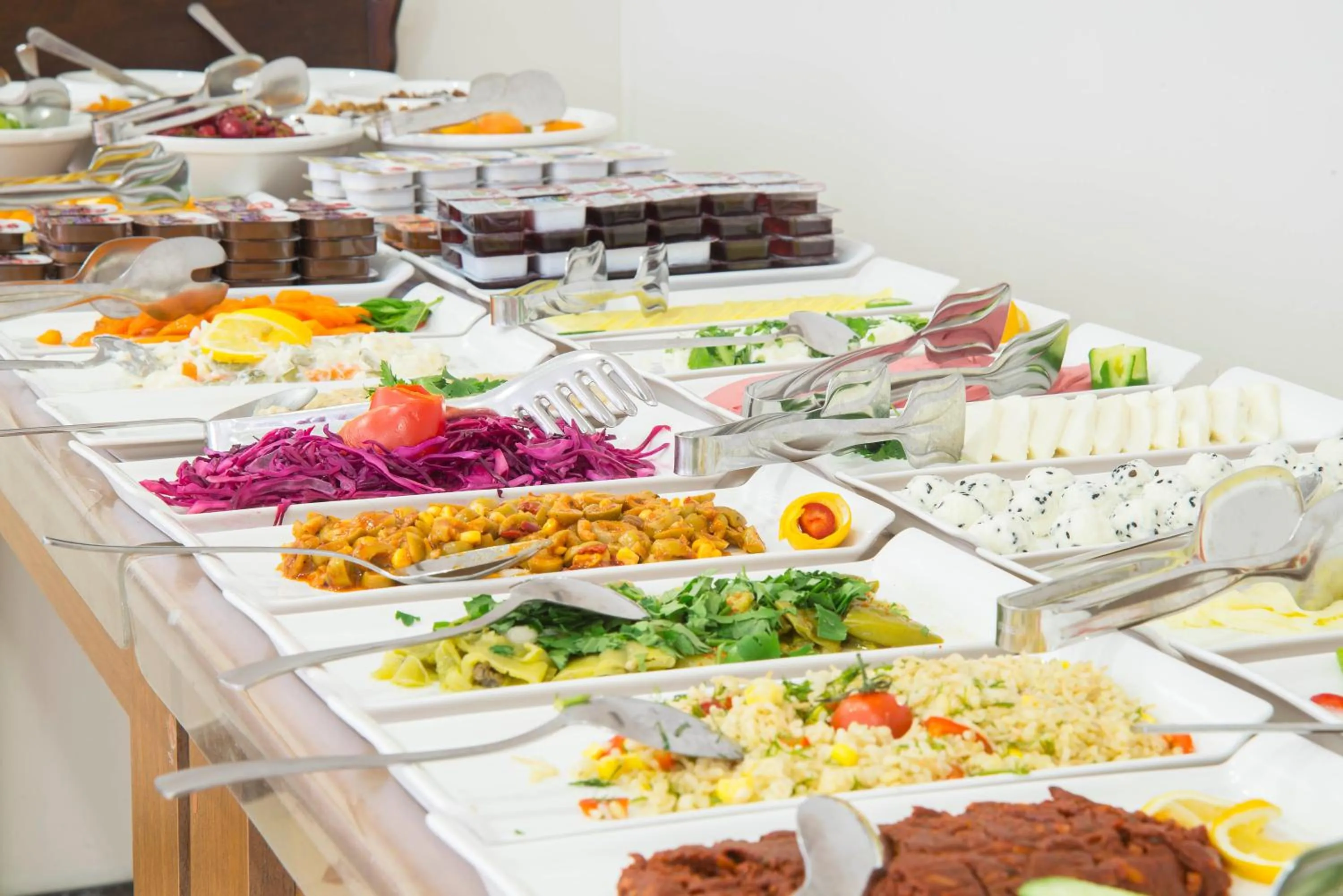 Food and drinks in Lalinn Hotel