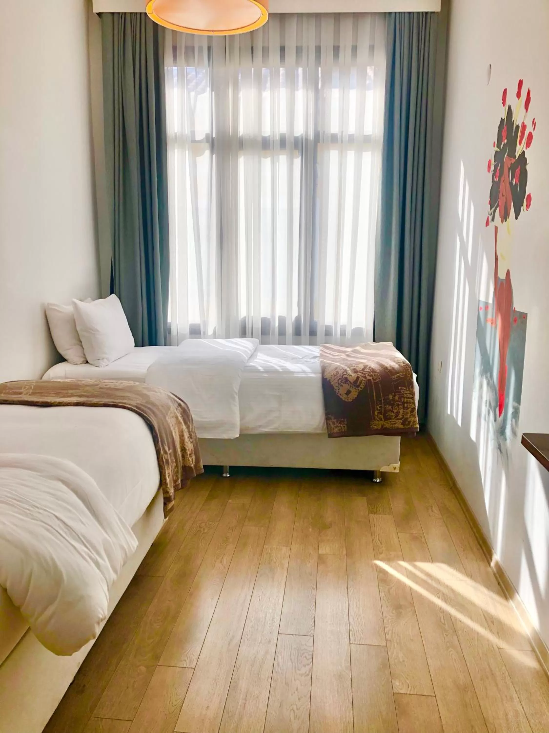 Property building, Bed in Rumours Inn