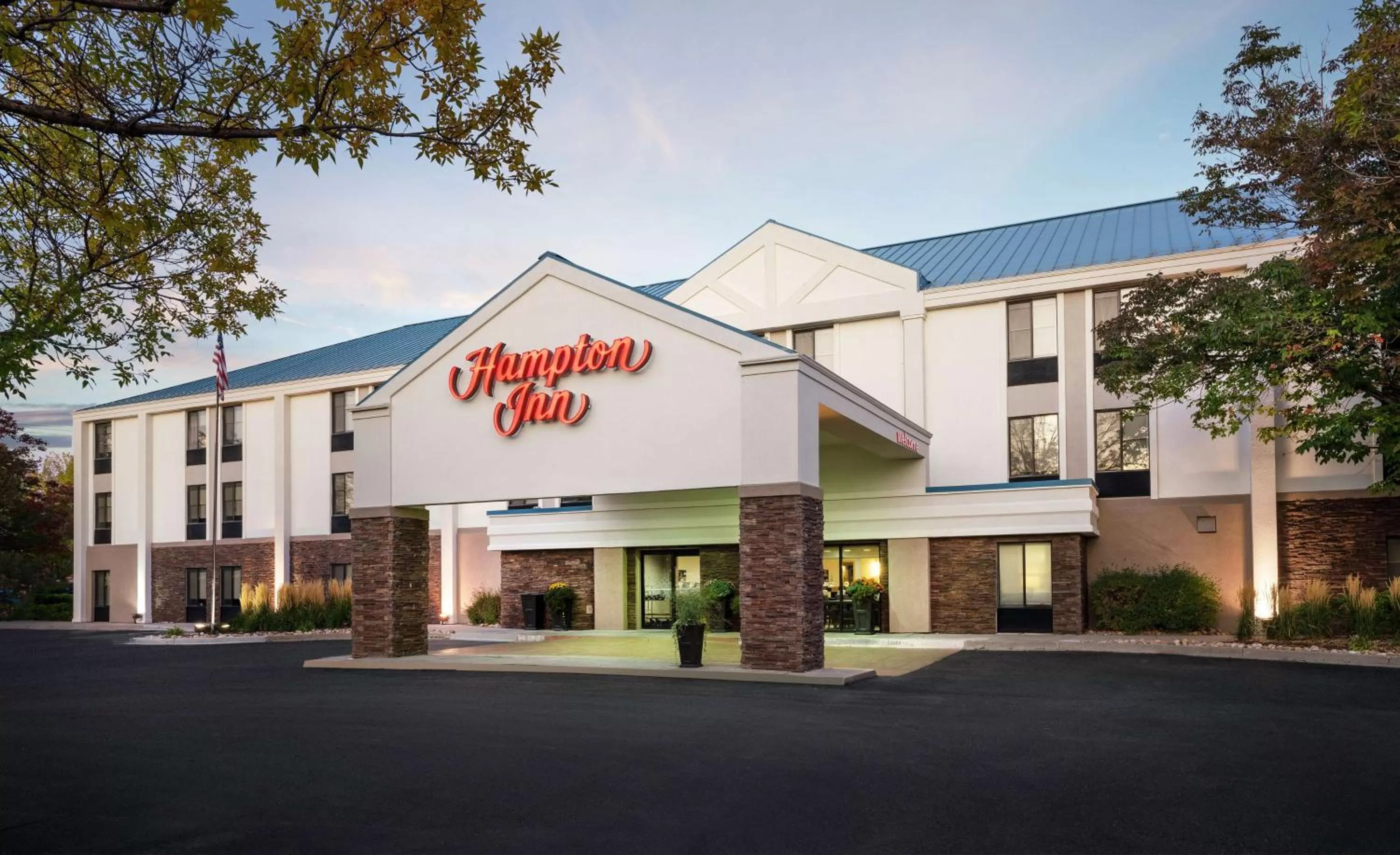 Property building in Hampton Inn Loveland